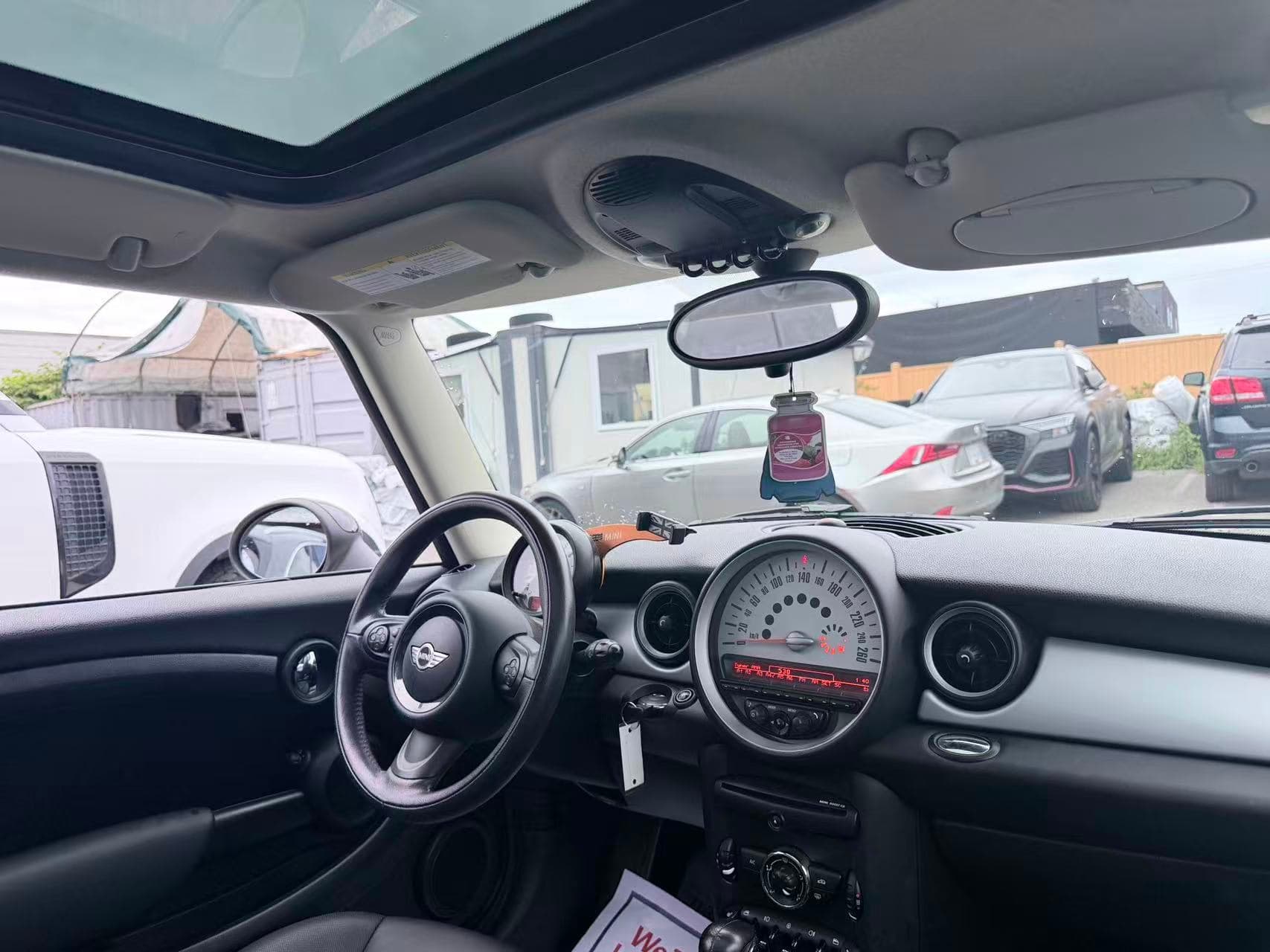 2013 MINI Cooper Knightsbridge Classic/ CLEAN TITLE/ BC LOCAL thumbnail 34