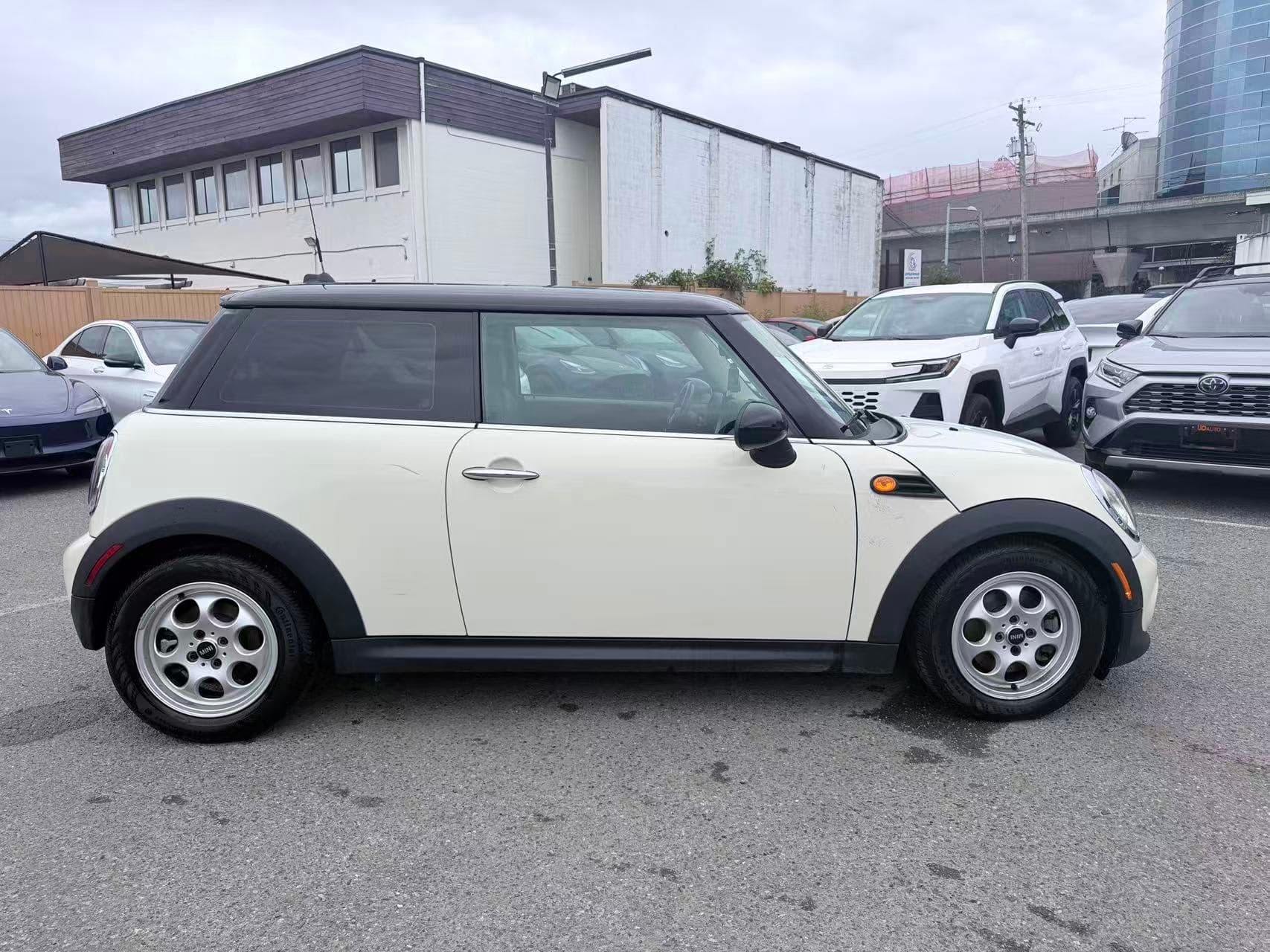 2013 MINI Cooper Knightsbridge Classic/ CLEAN TITLE/ BC LOCAL thumbnail 5