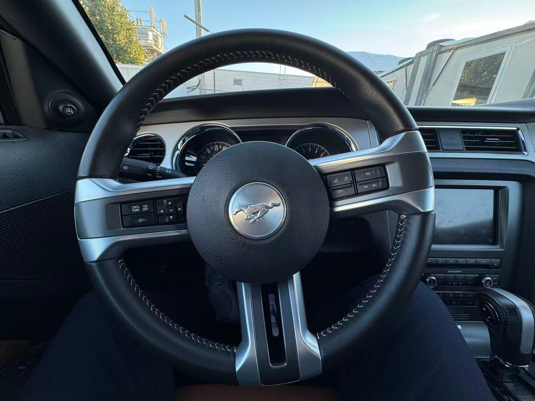 2014 Ford Mustang 2dr Conv V6 Premium thumbnail 9