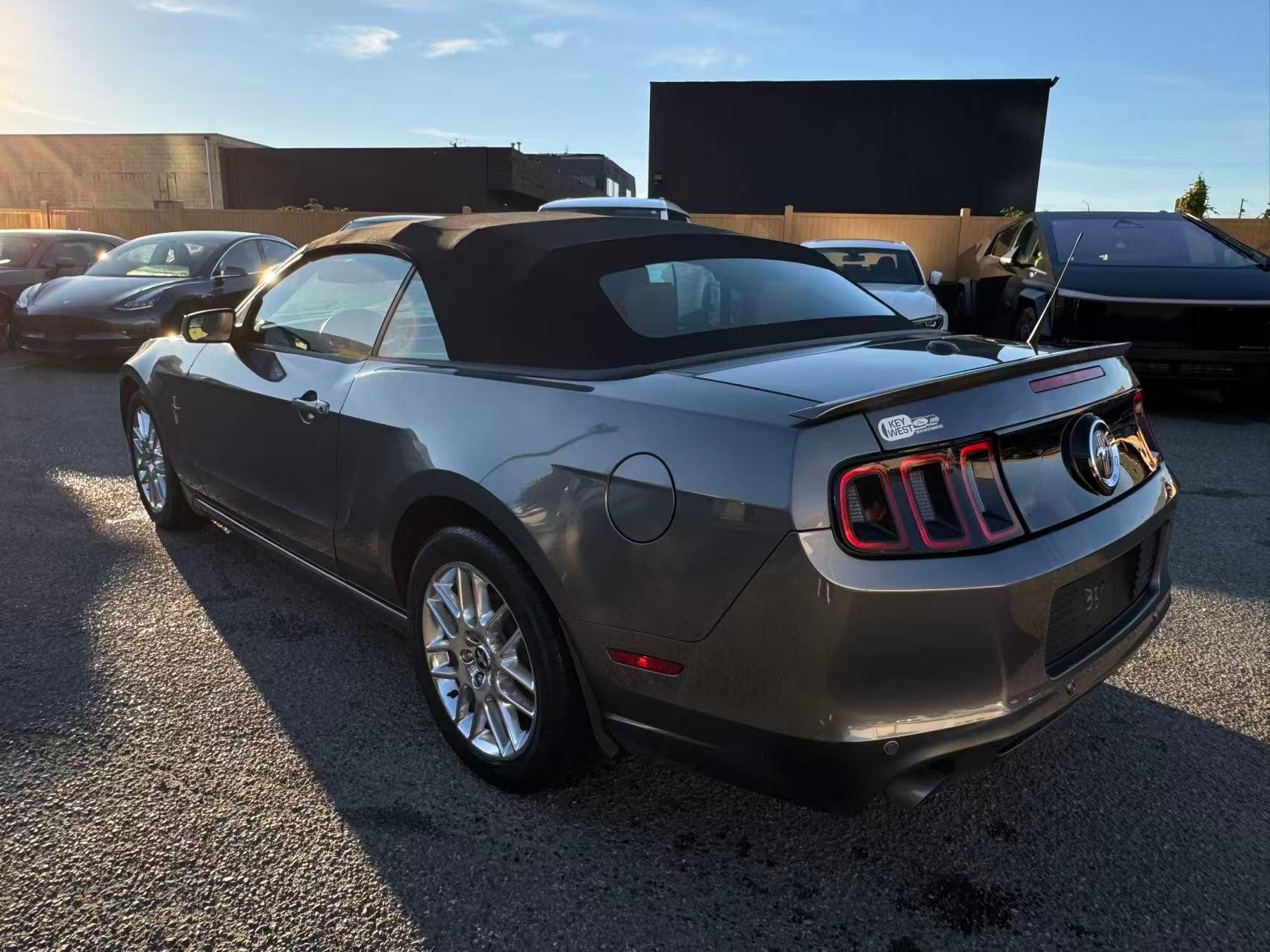 2014 Ford Mustang 2dr Conv V6 Premium thumbnail 5