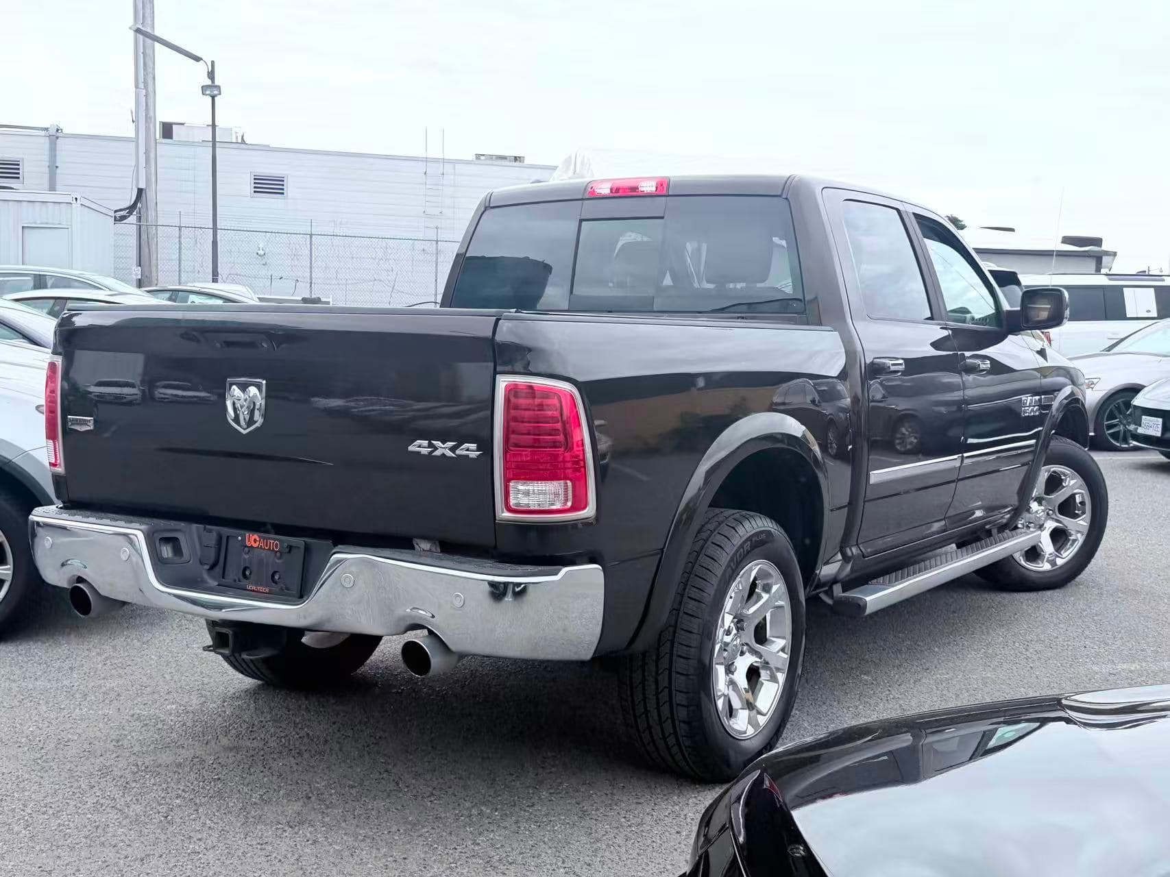 2014 Ram 1500 4WD Crew Cab 140.5" Laramie/ CLEAN TITLE/ VENTILATED SEATS thumbnail 5