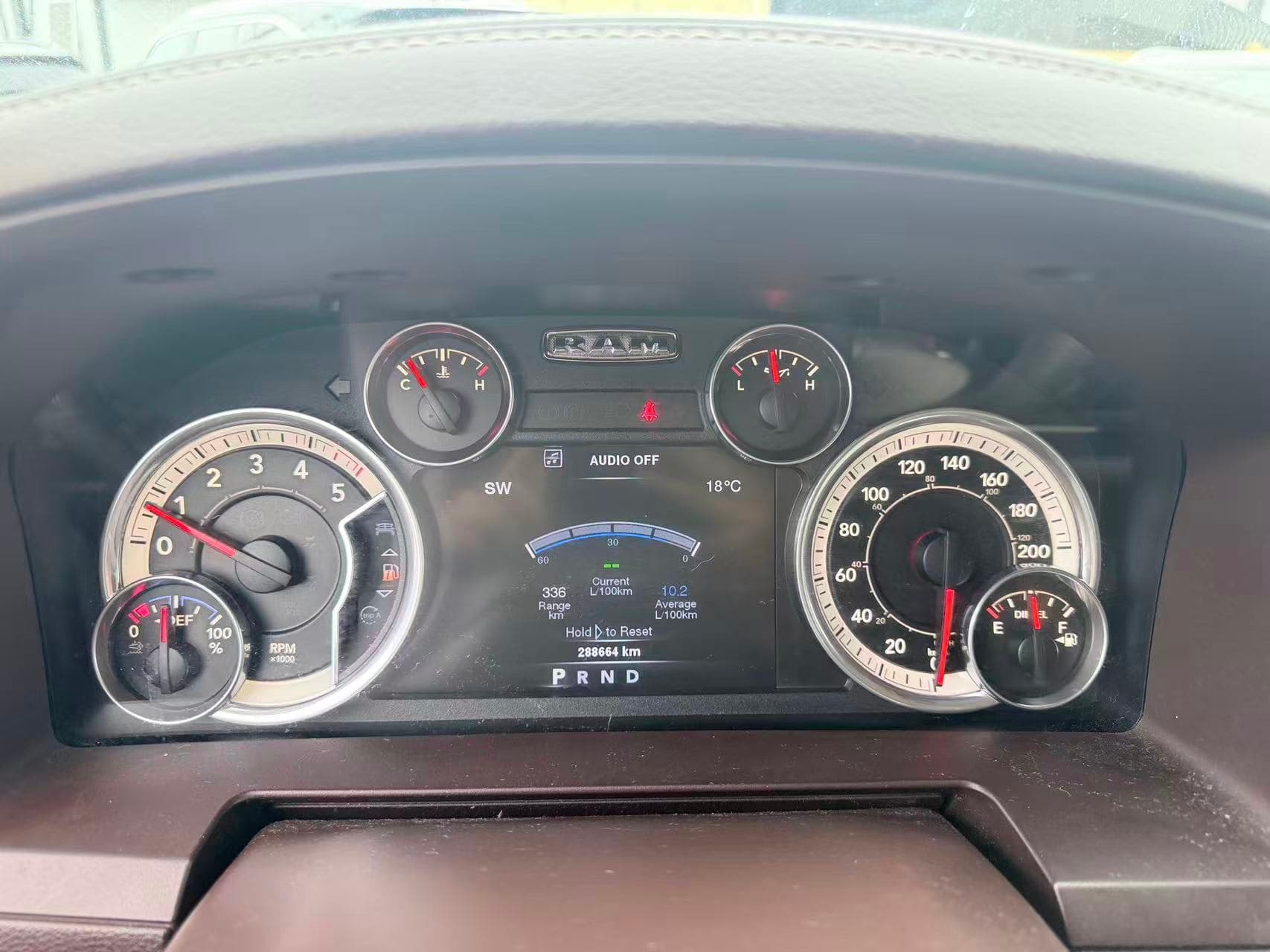 2014 Ram 1500 4WD Crew Cab 140.5" Laramie/ CLEAN TITLE/ VENTILATED SEATS thumbnail 9