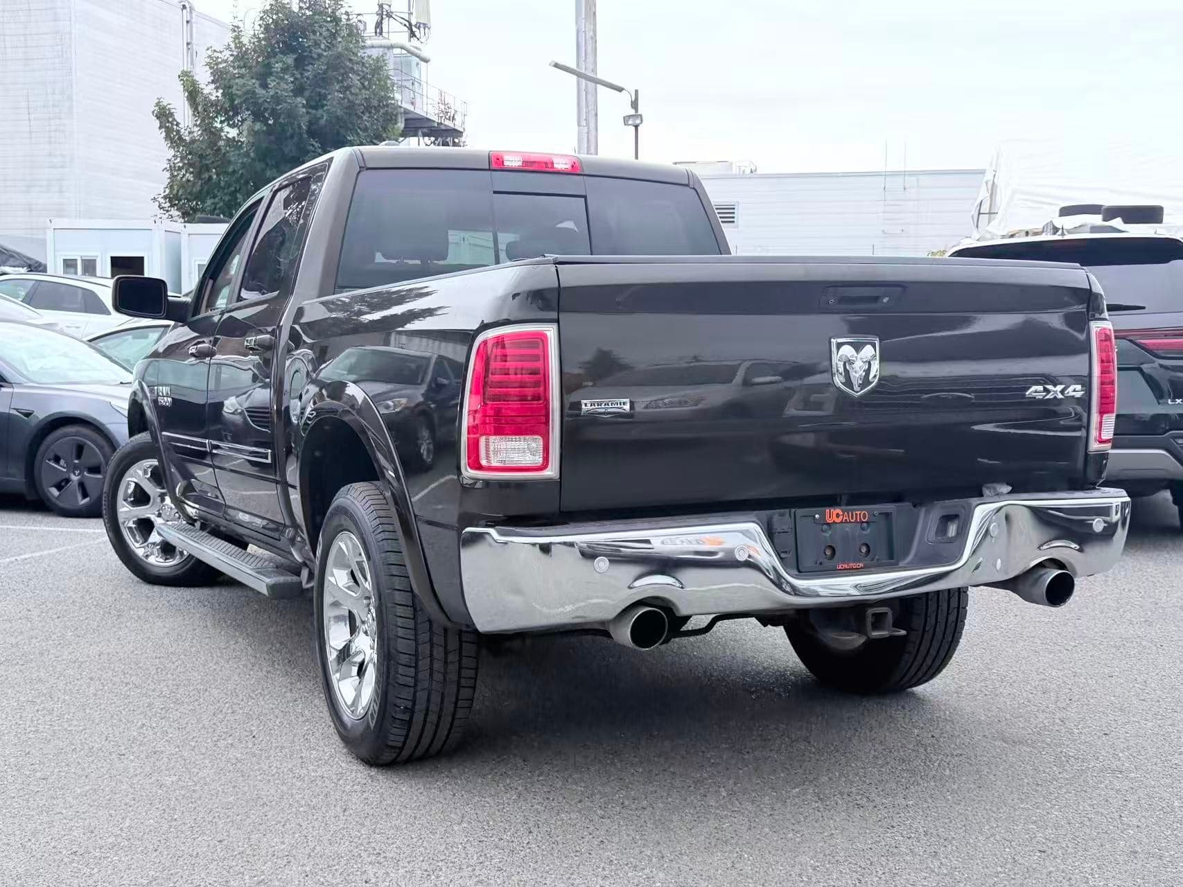2014 Ram 1500 4WD Crew Cab 140.5" Laramie/ CLEAN TITLE/ VENTILATED SEATS thumbnail 28