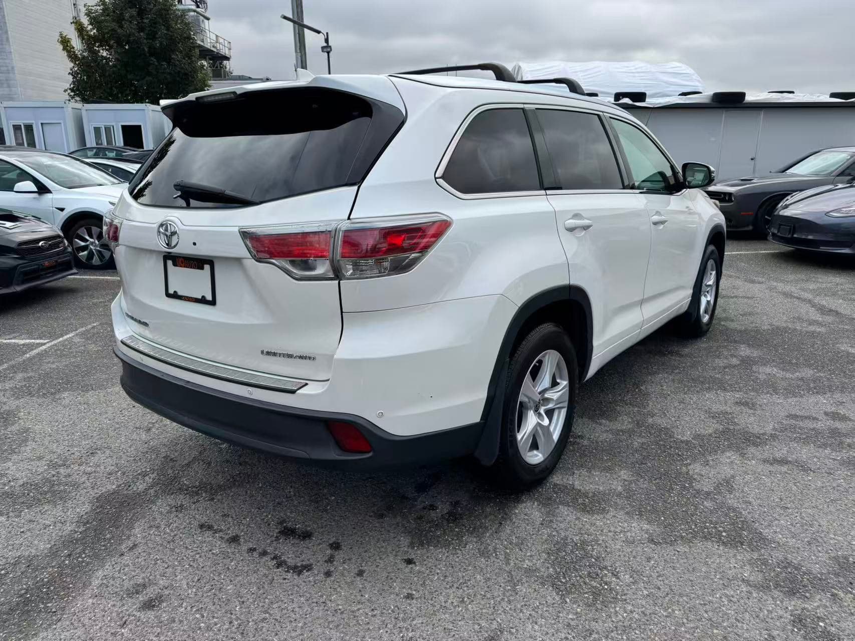 2014 Toyota Highlander AWD 4dr Limited thumbnail 6