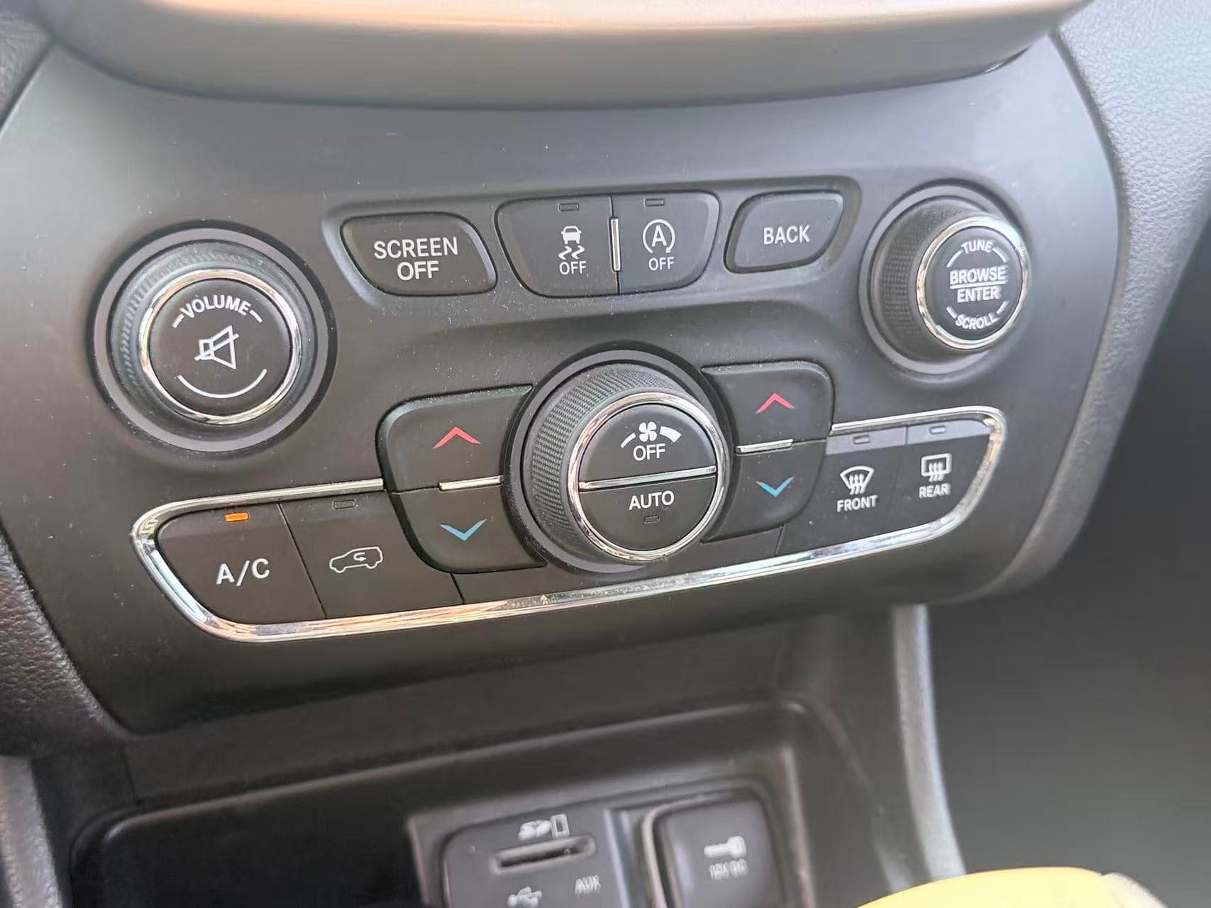 2015 Jeep Cherokee 4WD Limited/ NO ACCIDENT/ BC LOCAL thumbnail 13