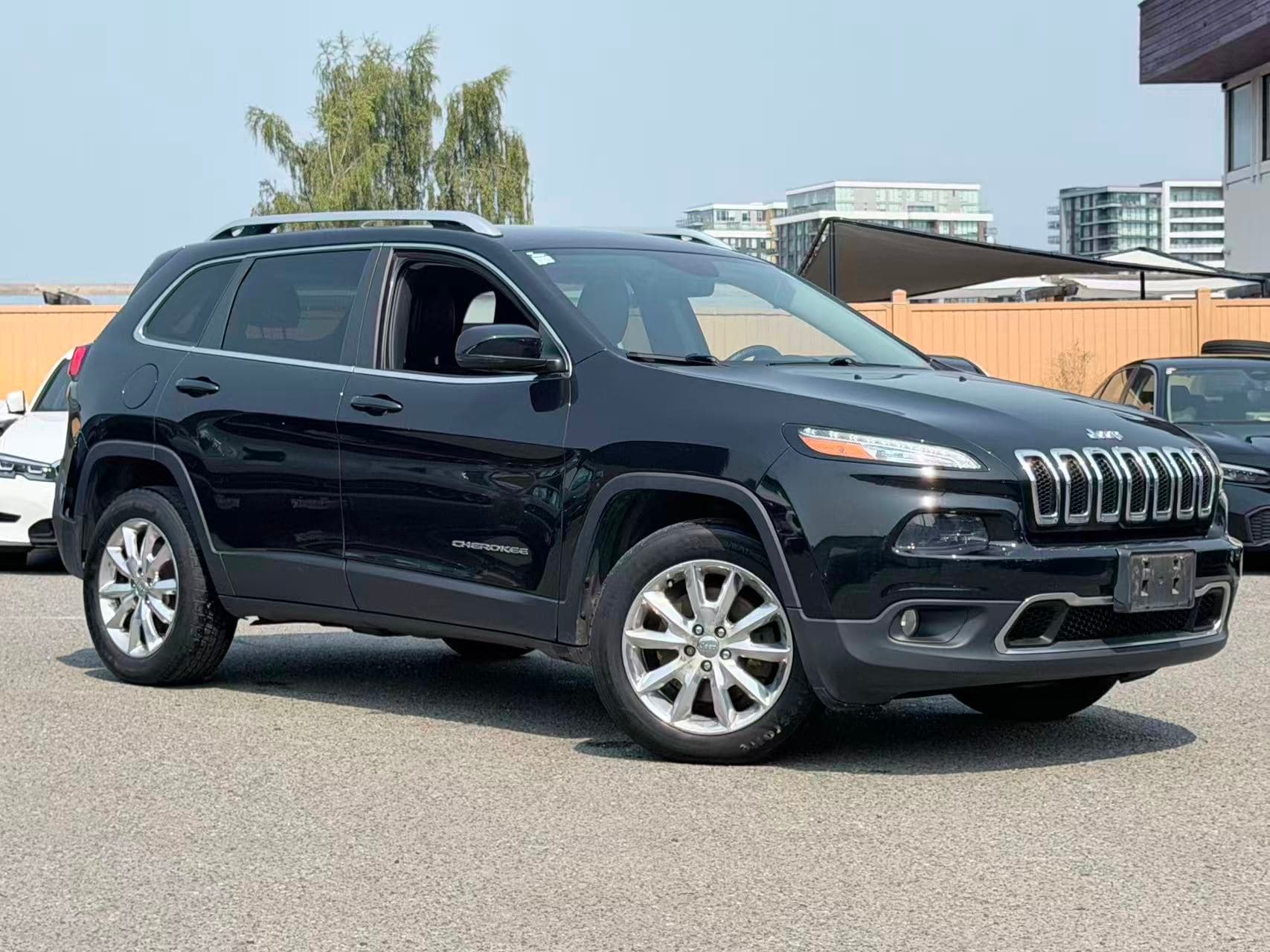 2015 Jeep Cherokee 4WD Limited/ NO ACCIDENT/ BC LOCAL thumbnail 21