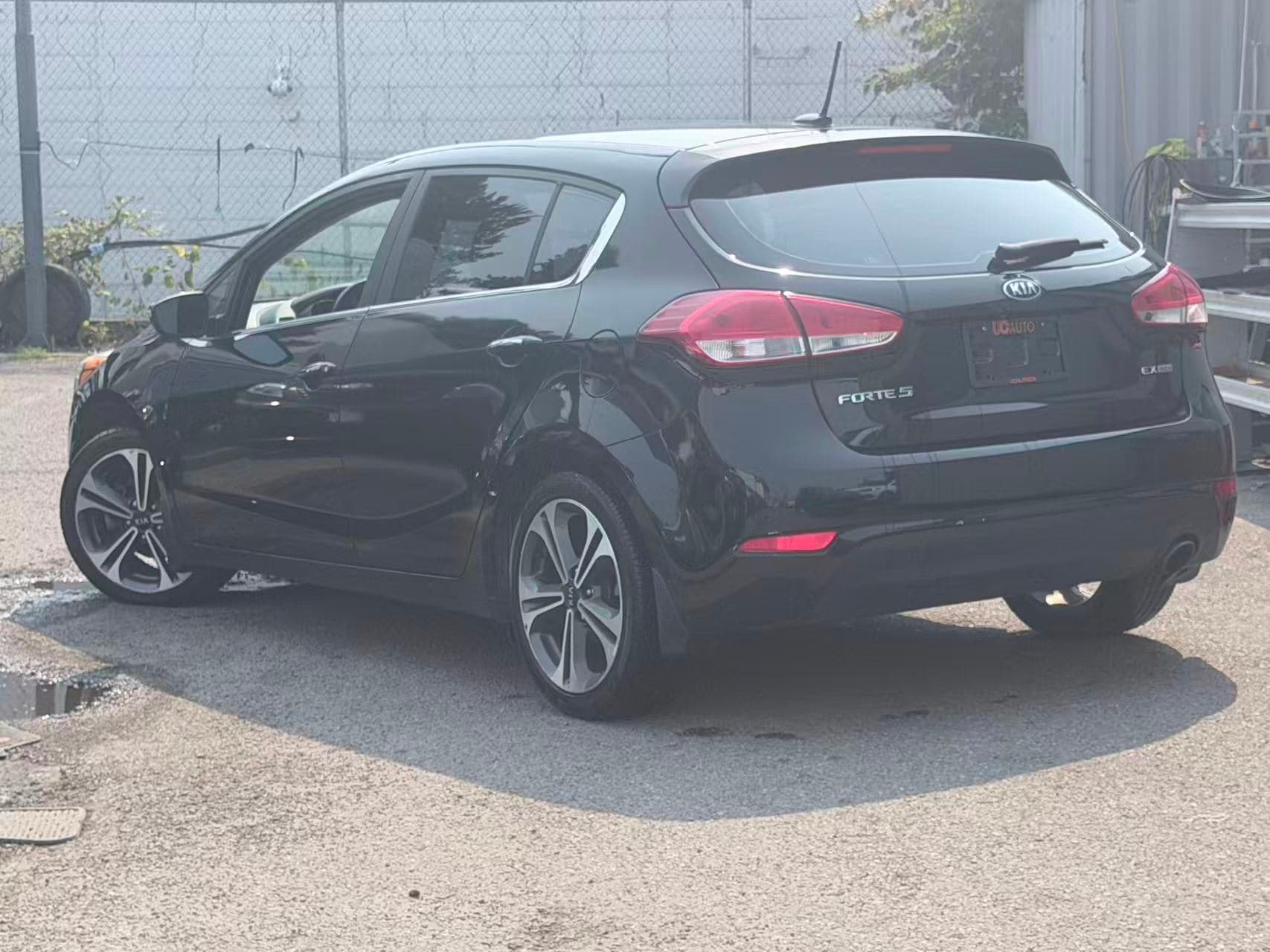 2015 Kia Forte 5-Door Auto LX+ thumbnail 7