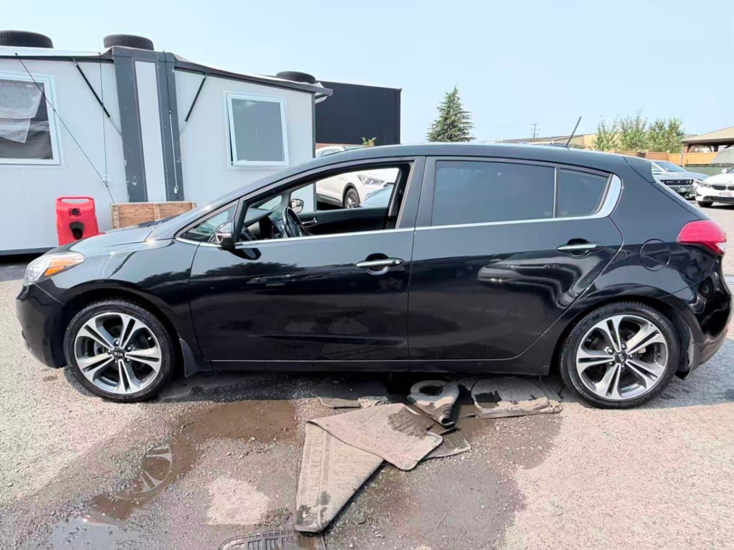 2015 Kia Forte 5-Door Auto LX+ thumbnail 8