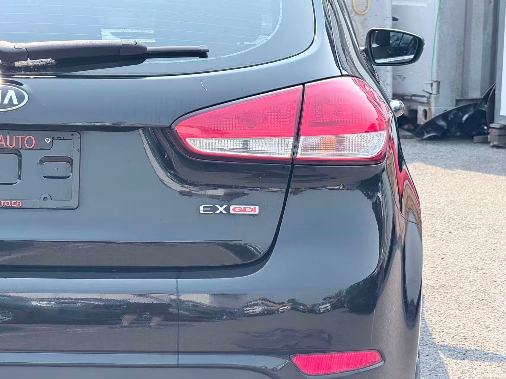 2015 Kia Forte 5-Door Auto LX+ thumbnail 30