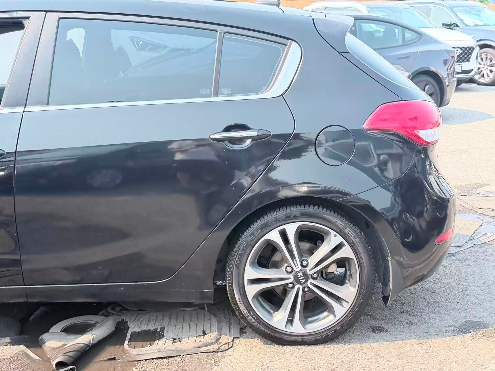 2015 Kia Forte 5-Door Auto LX+ thumbnail 32
