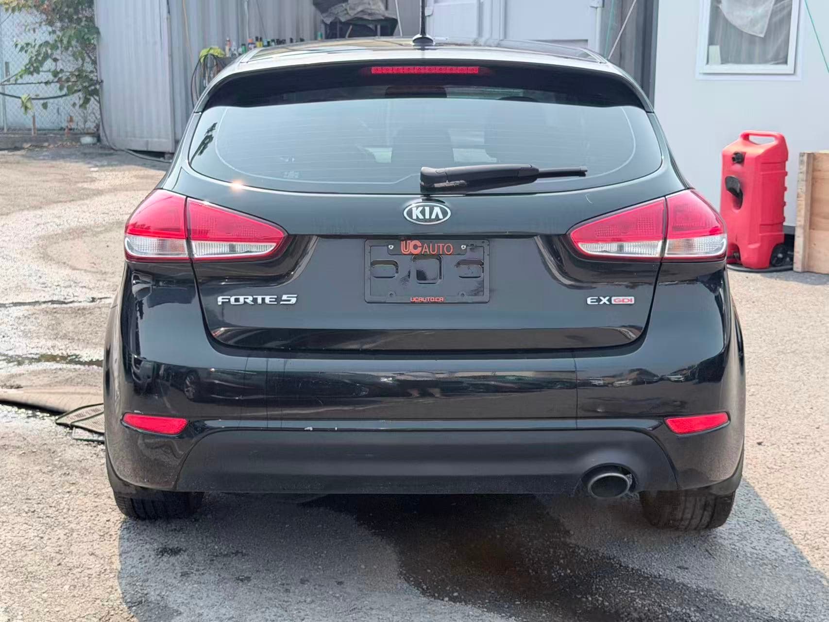 2015 Kia Forte 5-Door Auto LX+ thumbnail 6