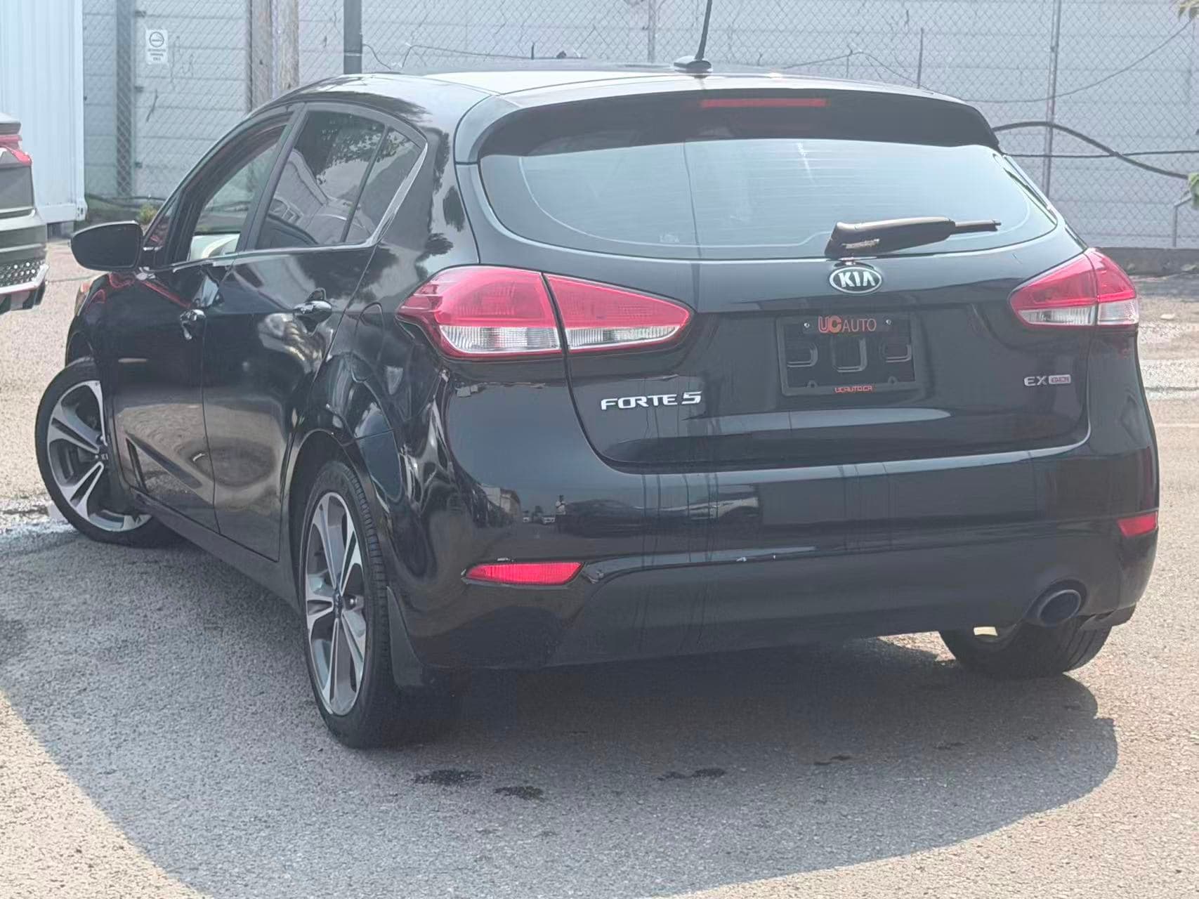 2015 Kia Forte 5-Door Auto LX+ thumbnail 26