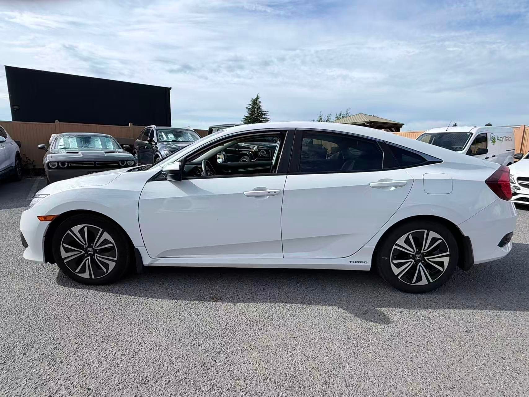 2016 Honda Civic EX-T/ CLEAN TITLE/ LOW MILEAGE thumbnail 8