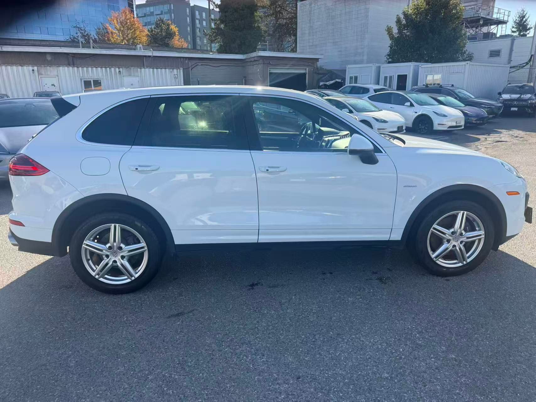 2016 Porsche Cayenne AWD 4dr Diesel clean title thumbnail 7