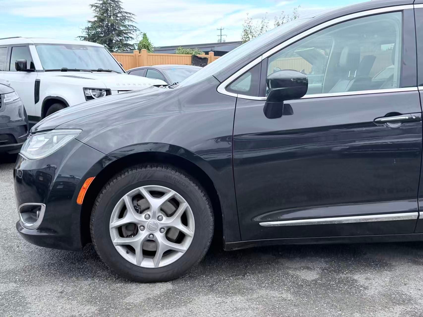 2017 Chrysler Pacifica Touring-L Plus/ CLEAN TITLE/ BC LOCAL thumbnail 31