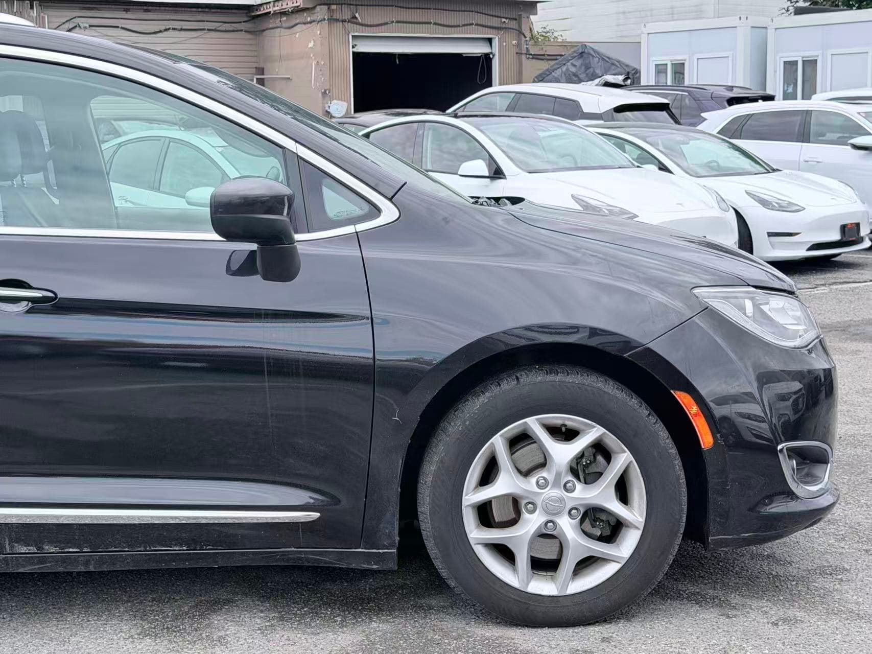2017 Chrysler Pacifica Touring-L Plus/ CLEAN TITLE/ BC LOCAL thumbnail 26