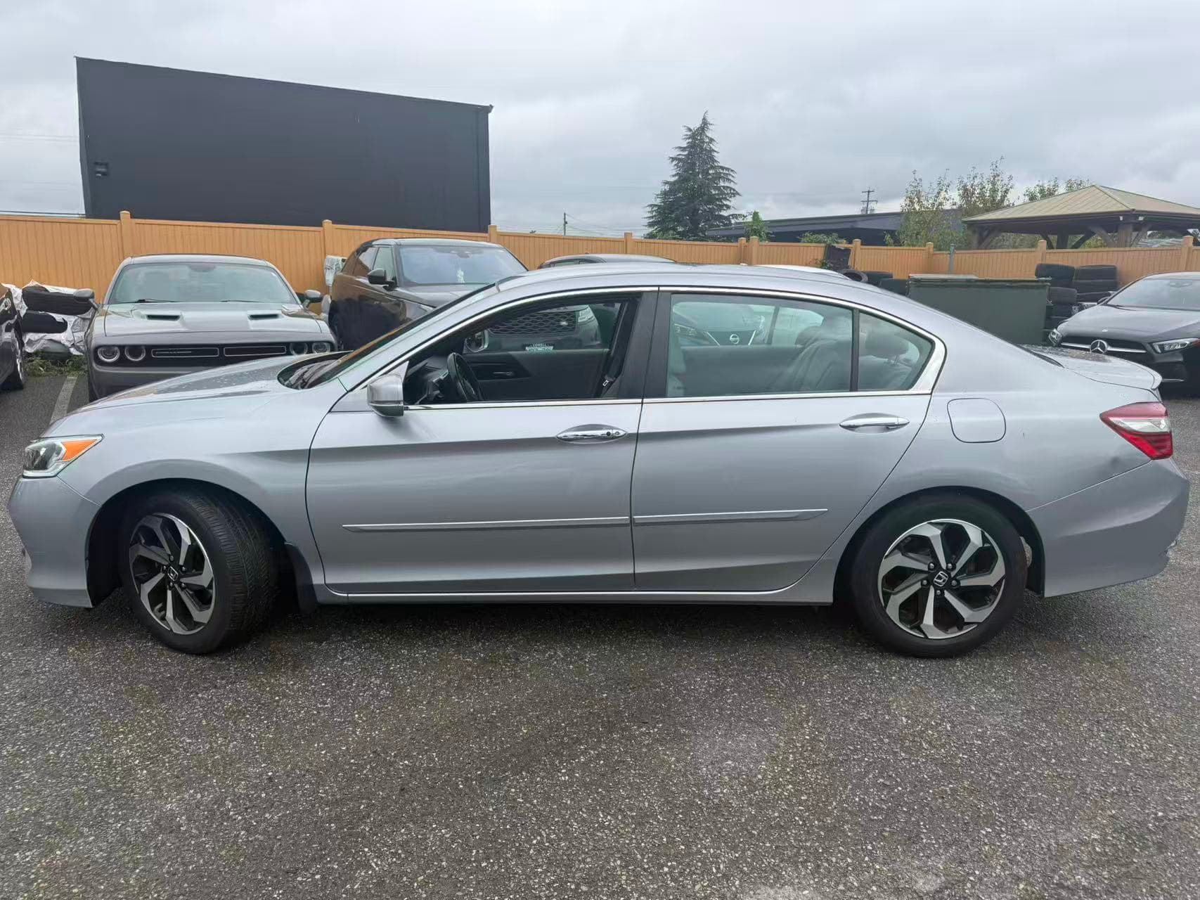 2017 Honda Accord 4dr I4 CVT SE CLEAN TITLE/LOCAL CAR thumbnail 9
