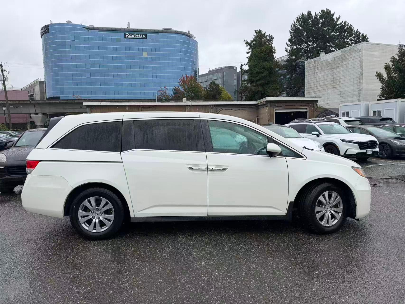 2017 Honda Odyssey EX-L w/RES/ NO ACCIDENT/ POWER SUNROOF thumbnail 4