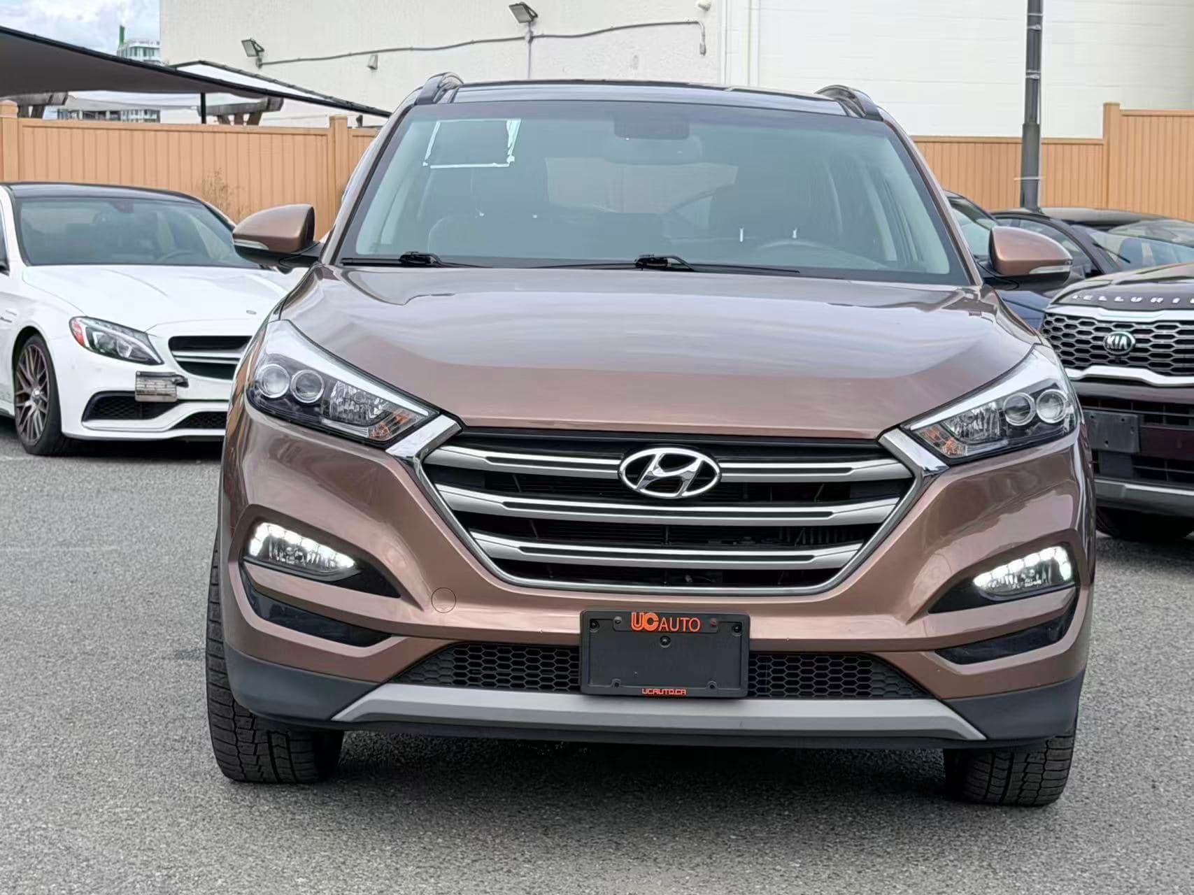 2017 Hyundai Tucson AWD 4dr 1.6L Limited/ NO ACCIDENT/ NAVIGATION SYSTEM thumbnail 2