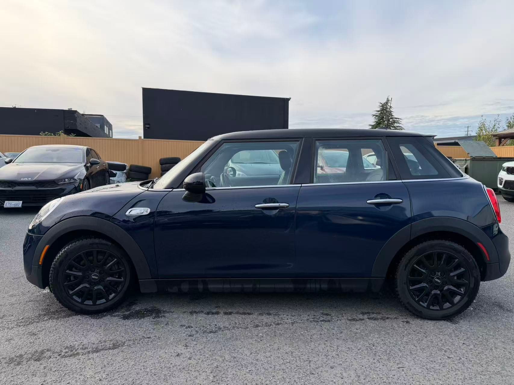 2017 MINI Cooper 5 Door 5dr HB S thumbnail 8