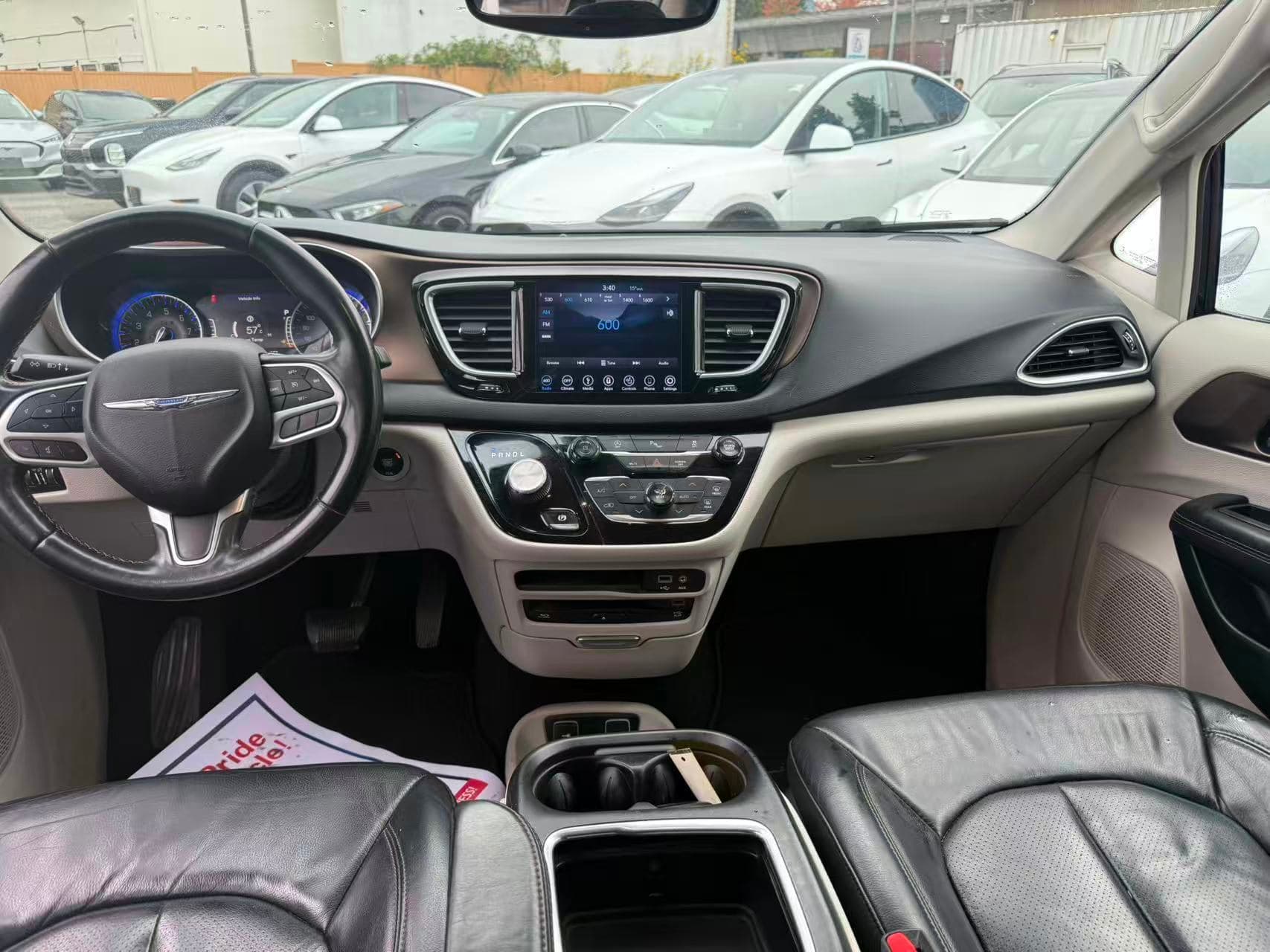 2018 Chrysler Pacifica Touring-L Plus 2WD No Accident, BC Local thumbnail 16