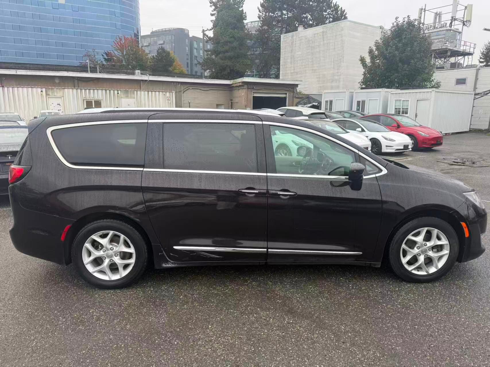 2018 Chrysler Pacifica Touring-L Plus 2WD No Accident, BC Local thumbnail 5