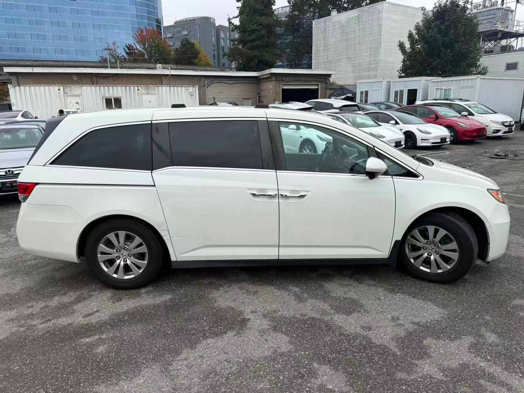 2016 Honda Odyssey 4dr Wgn EX-L w/RES thumbnail 5