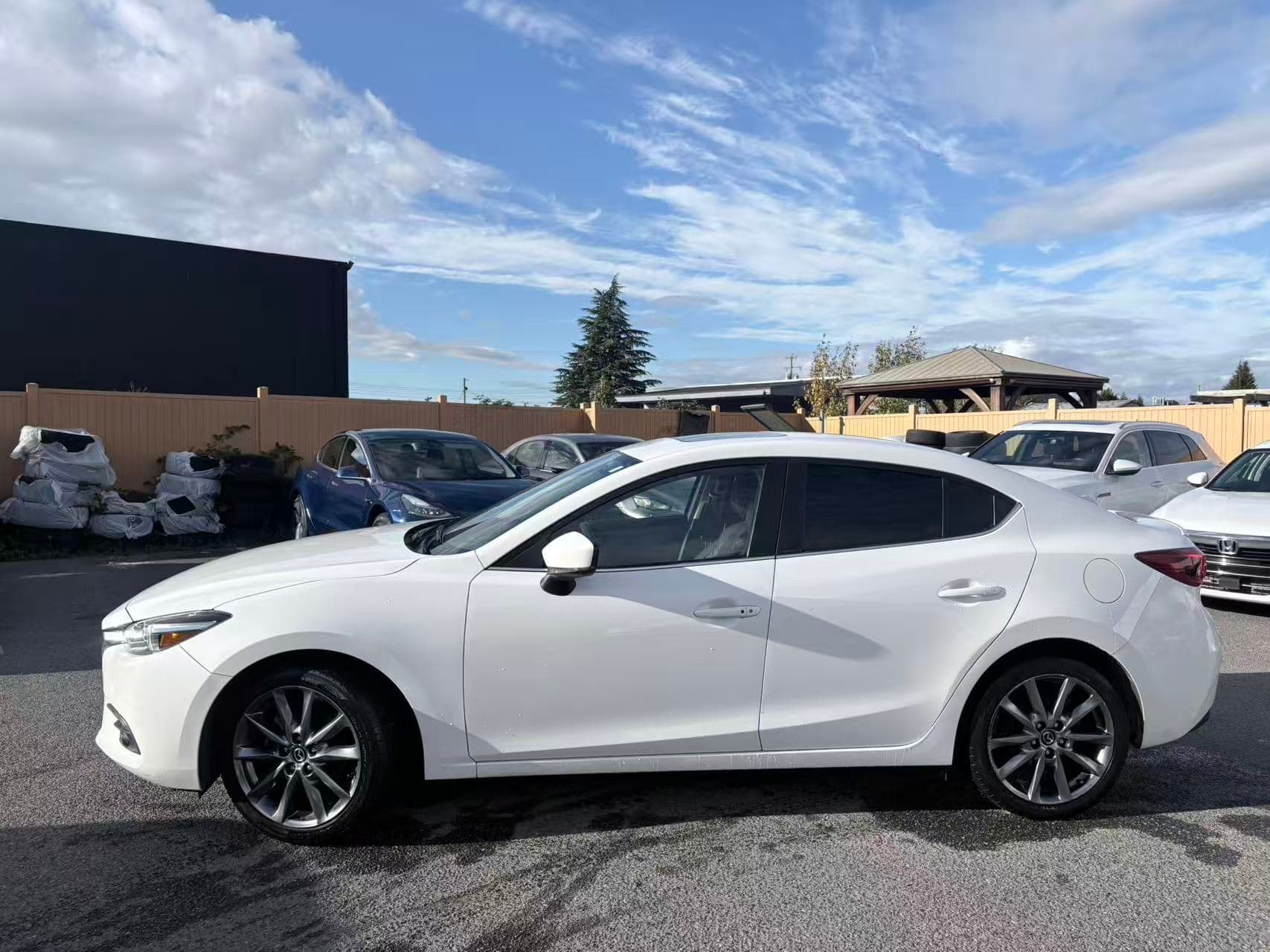 2018 Mazda Mazda3 GT NO ACCIDENTS/BC LOCAL thumbnail 3