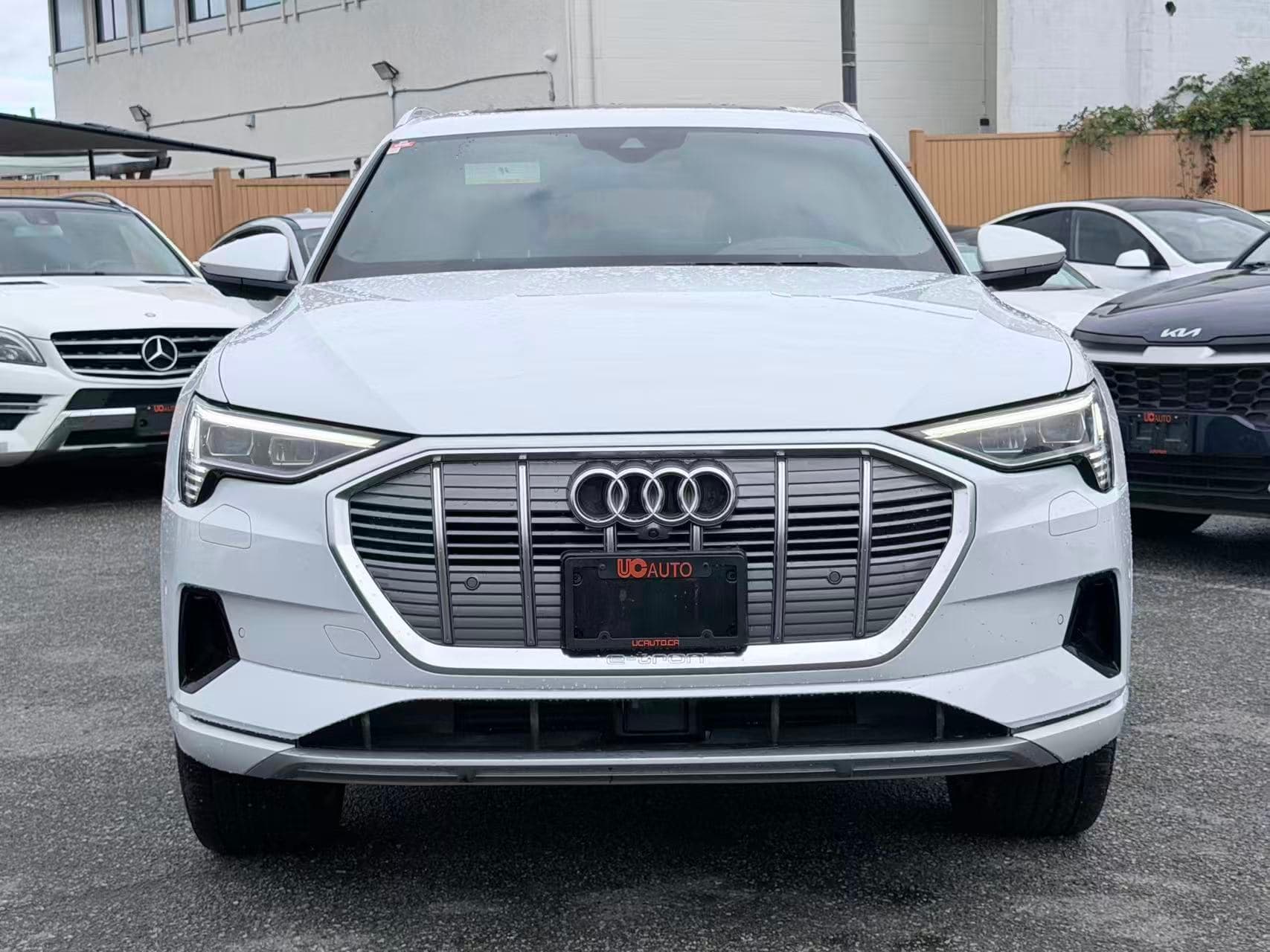 2019 Audi e-tron Technik quattro/ CLEAN TITLE/ BC LOCAL thumbnail 2