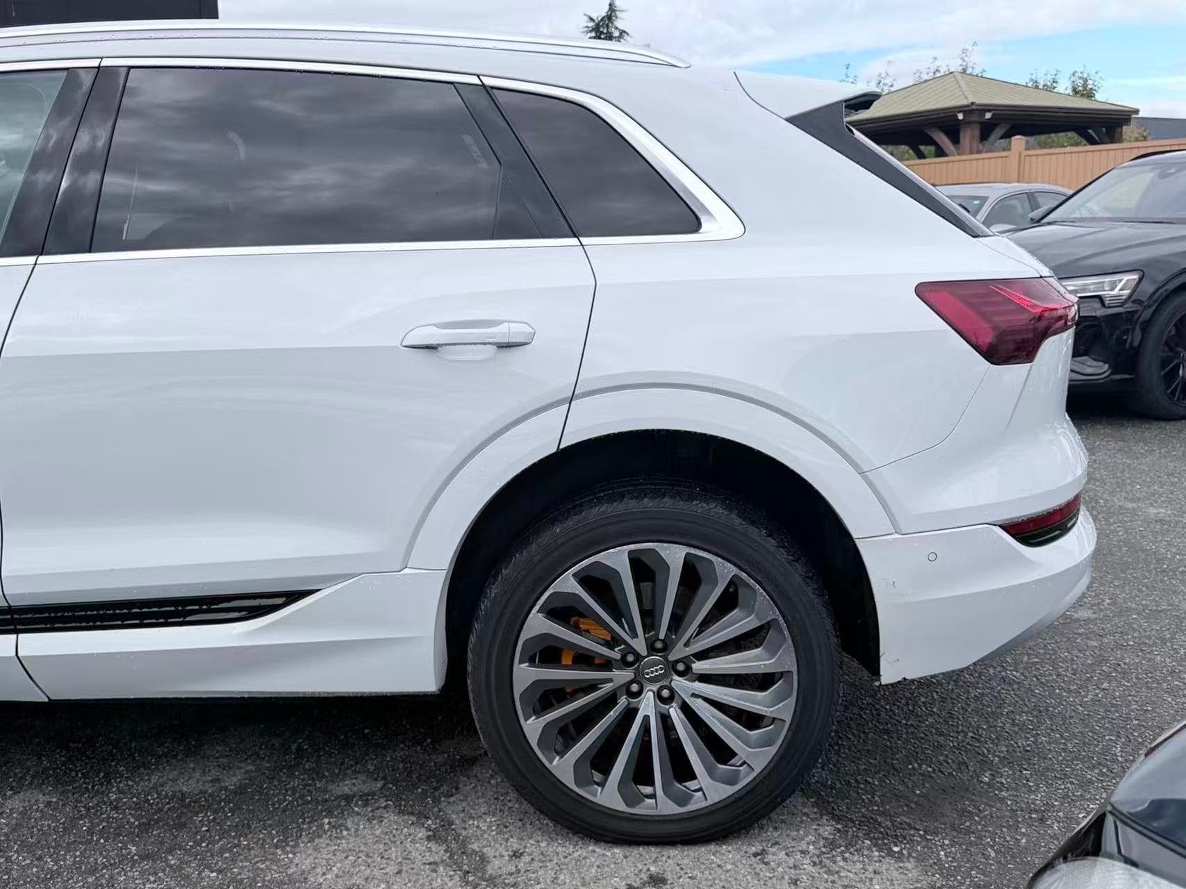 2019 Audi e-tron Technik quattro/ CLEAN TITLE/ BC LOCAL thumbnail 32