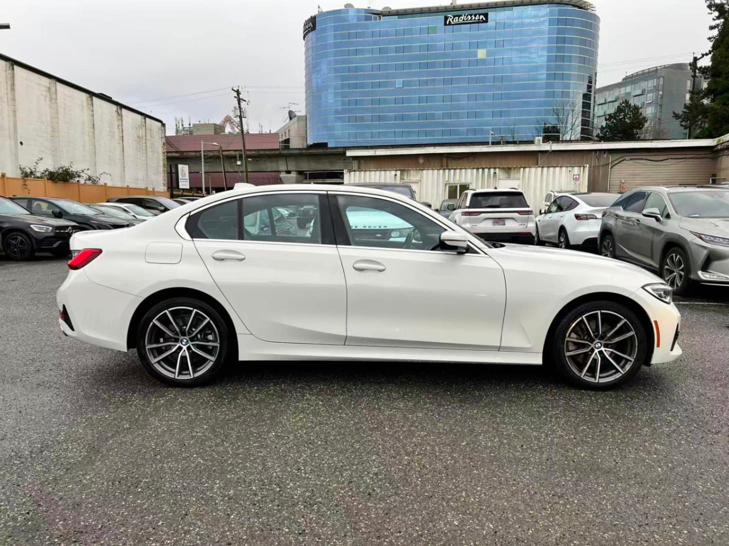 2019 BMW 3-Series 330i xDrive/ CLEAN TITLE/ BC LOCAL thumbnail 4
