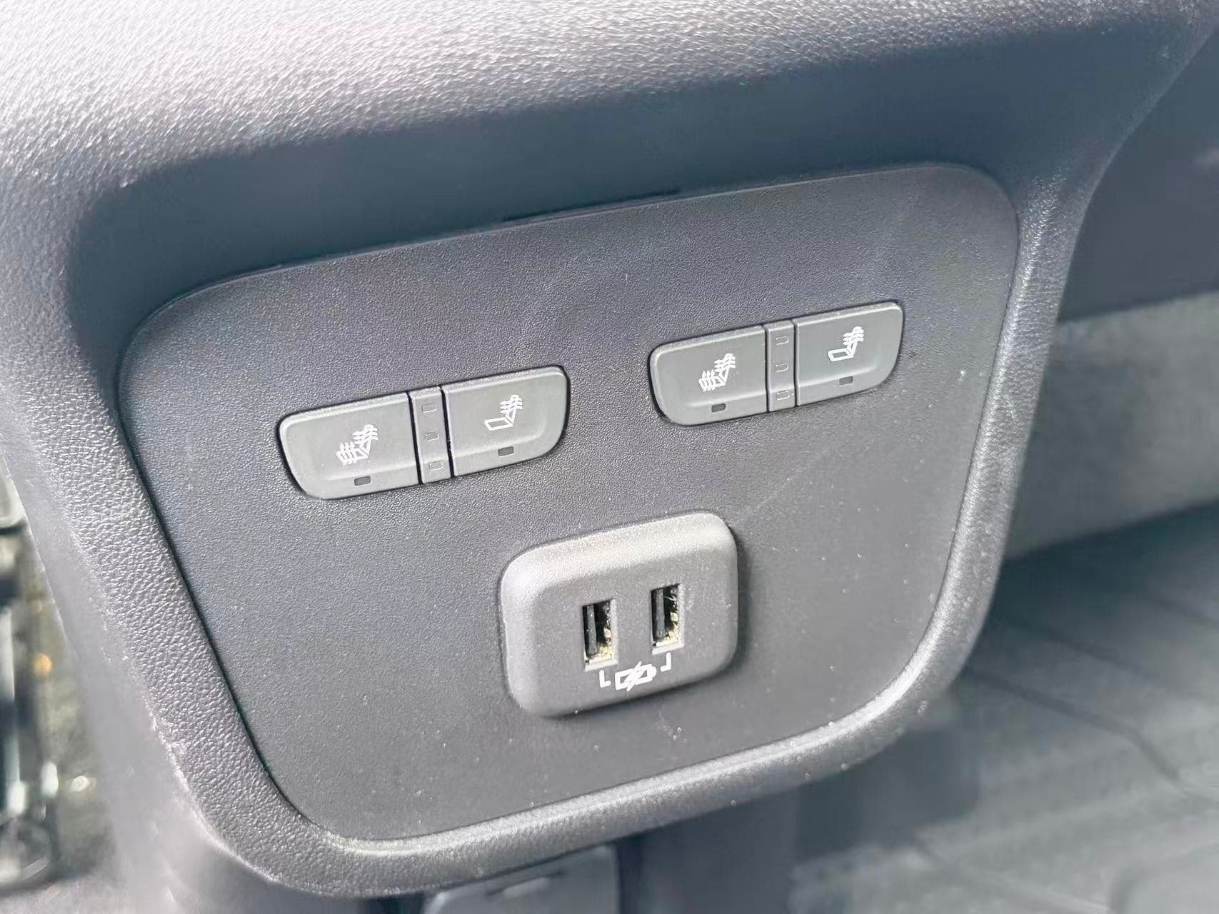 2019 Chevrolet Equinox AWD Premier w/2LZ/ CLEAN TITLE/ BC LOCAL thumbnail 33