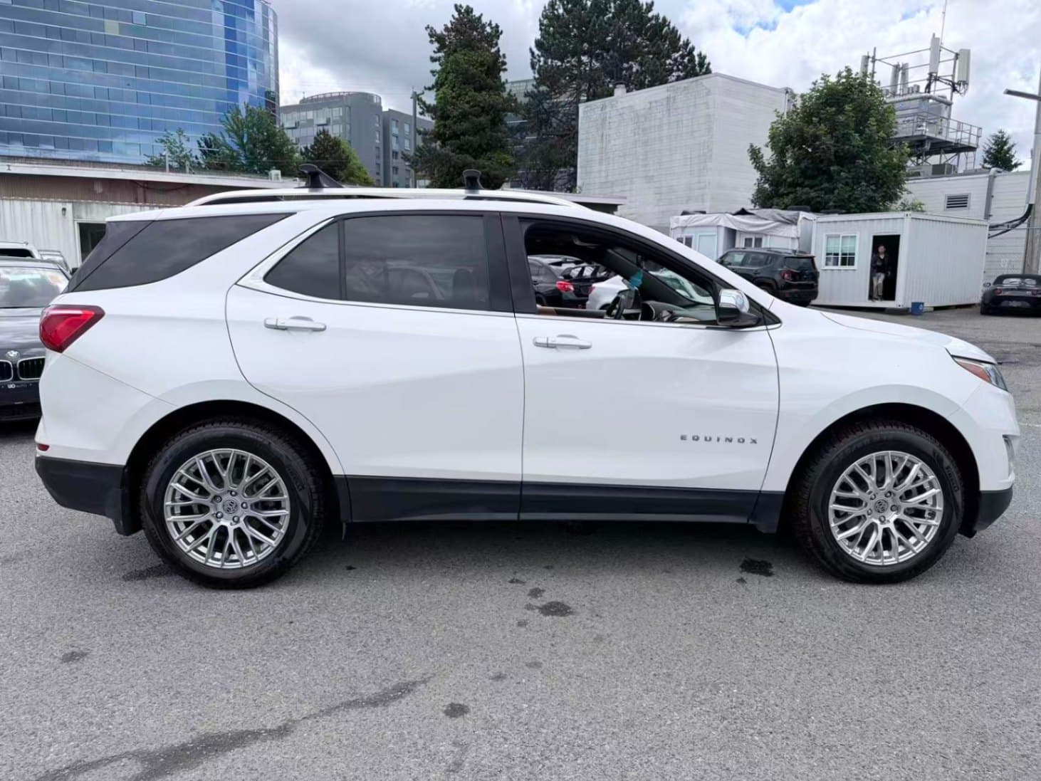 2019 Chevrolet Equinox AWD Premier w/2LZ/ CLEAN TITLE/ BC LOCAL thumbnail 4