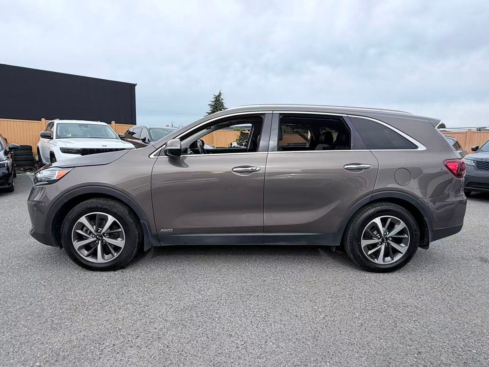 2019 Kia Sorento EX AWD/ CLEAN TITLE/ BLIND SPOT MONITOR/7 SEATER thumbnail 8