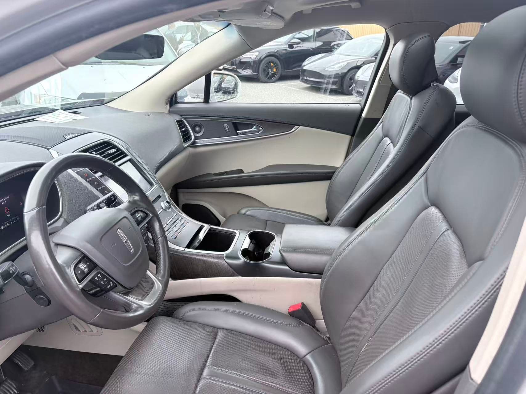 2019 Lincoln Nautilus Reserve AWD NO ACCIDENTS thumbnail 9