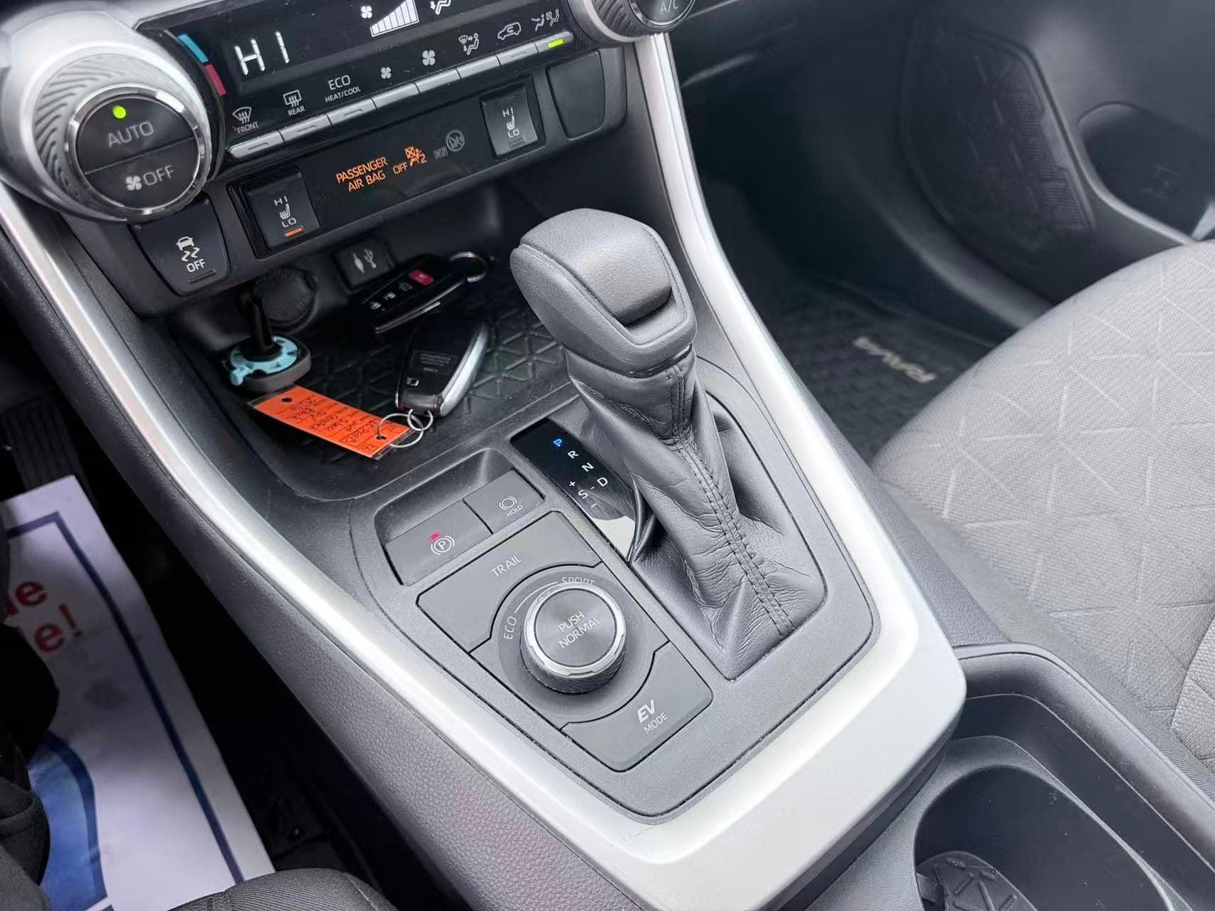 2019 Toyota RAV4 AWD Hybrid XLE/ NO ACCIDENT/ ONE OWNER thumbnail 14