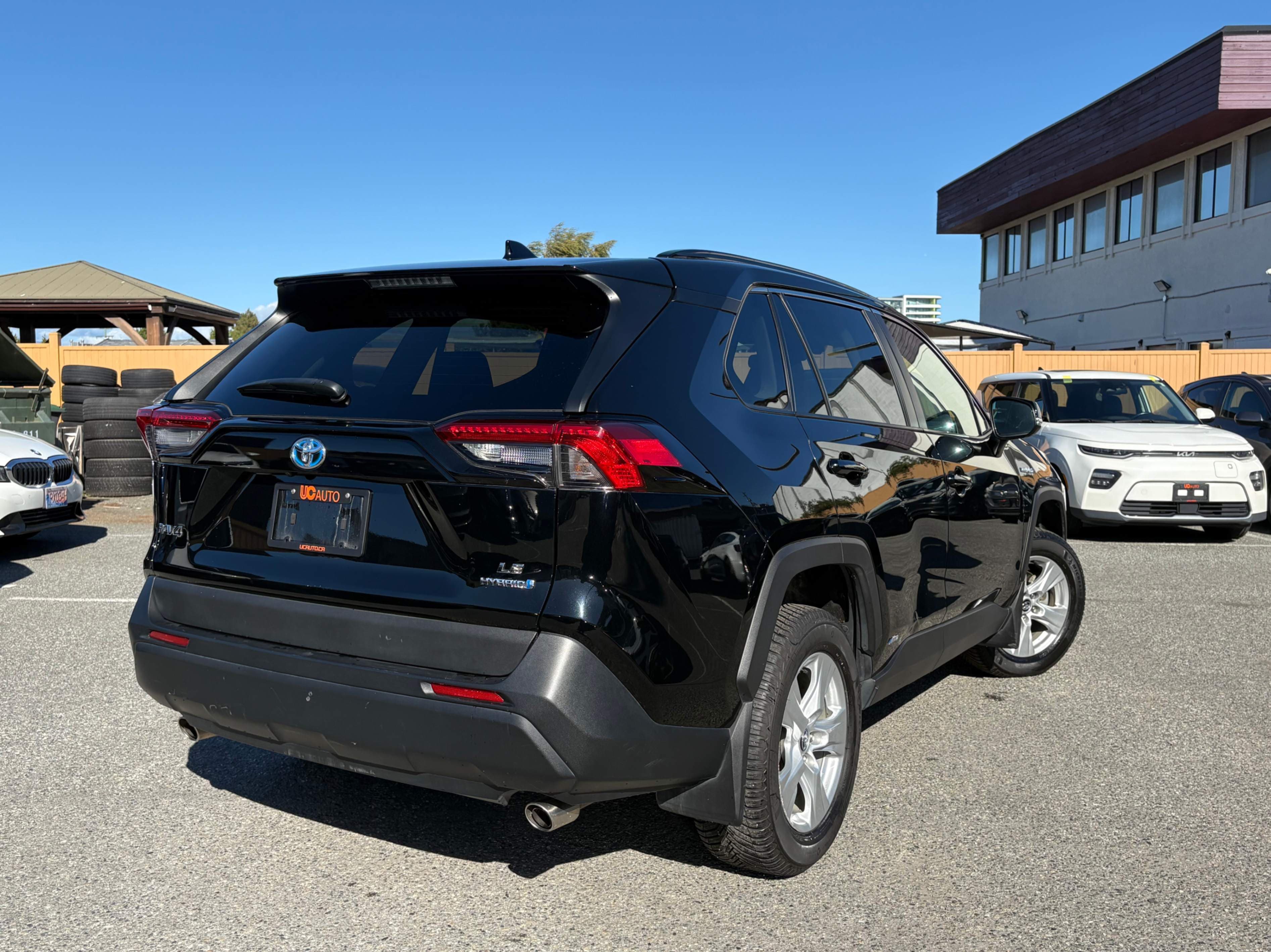 2019 Toyota RAV4 AWD Hybrid LE NO ACCIDENTS/BC LOCAL CAR thumbnail 6