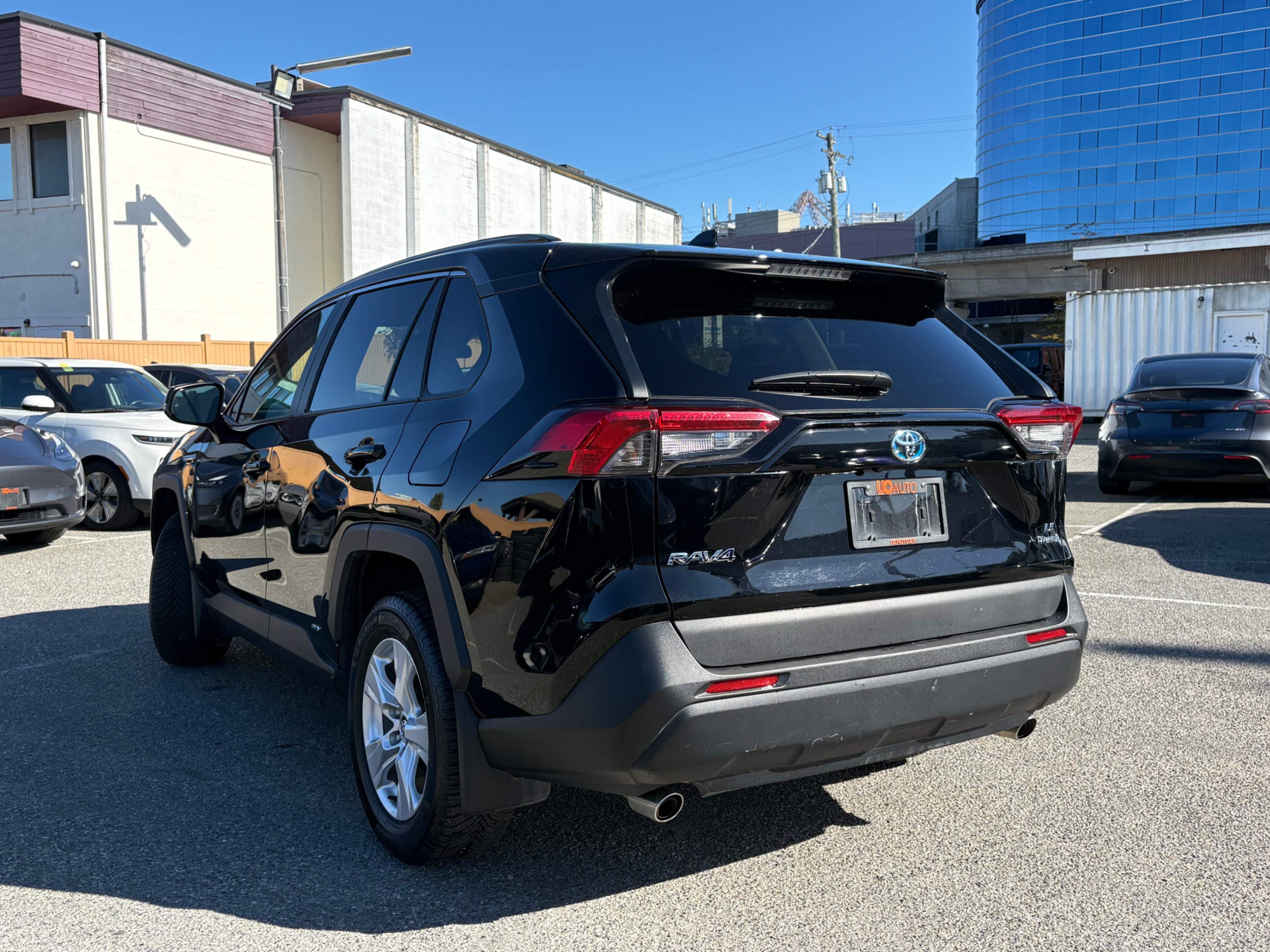 2019 Toyota RAV4 AWD Hybrid LE NO ACCIDENTS/BC LOCAL CAR thumbnail 4