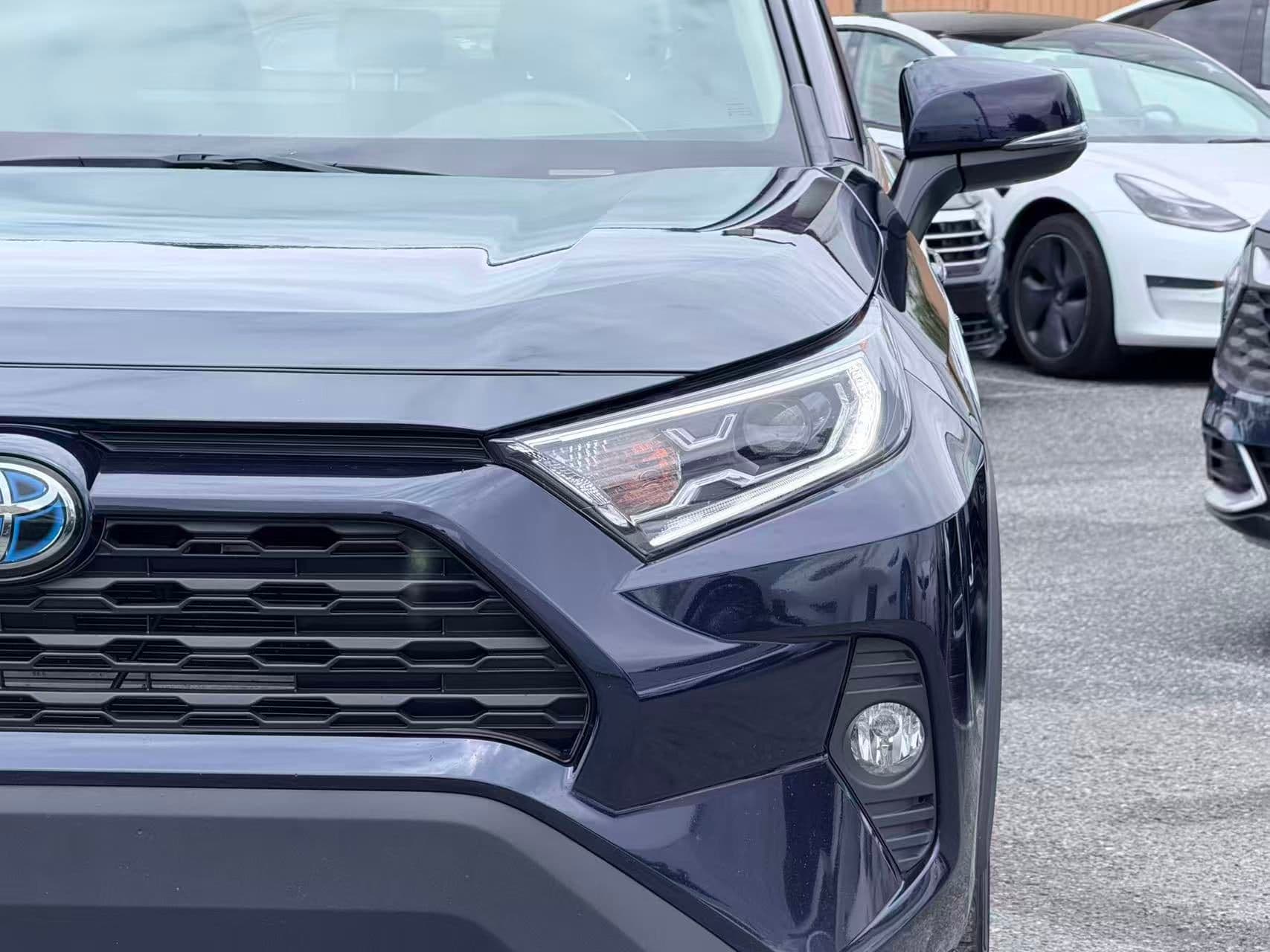 2019 Toyota RAV4 AWD Hybrid XLE/ NO ACCIDENT/ ONE OWNER thumbnail 24