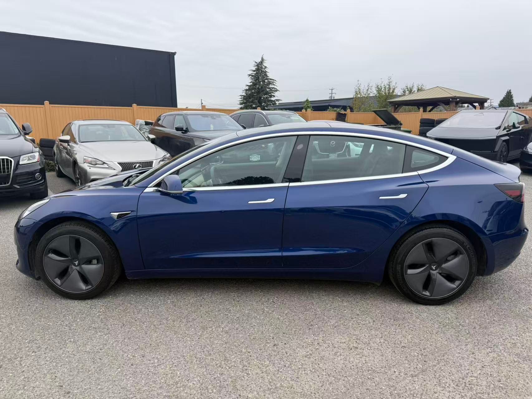 2020 Tesla Model 3 Standard Range Plus RWD thumbnail 3