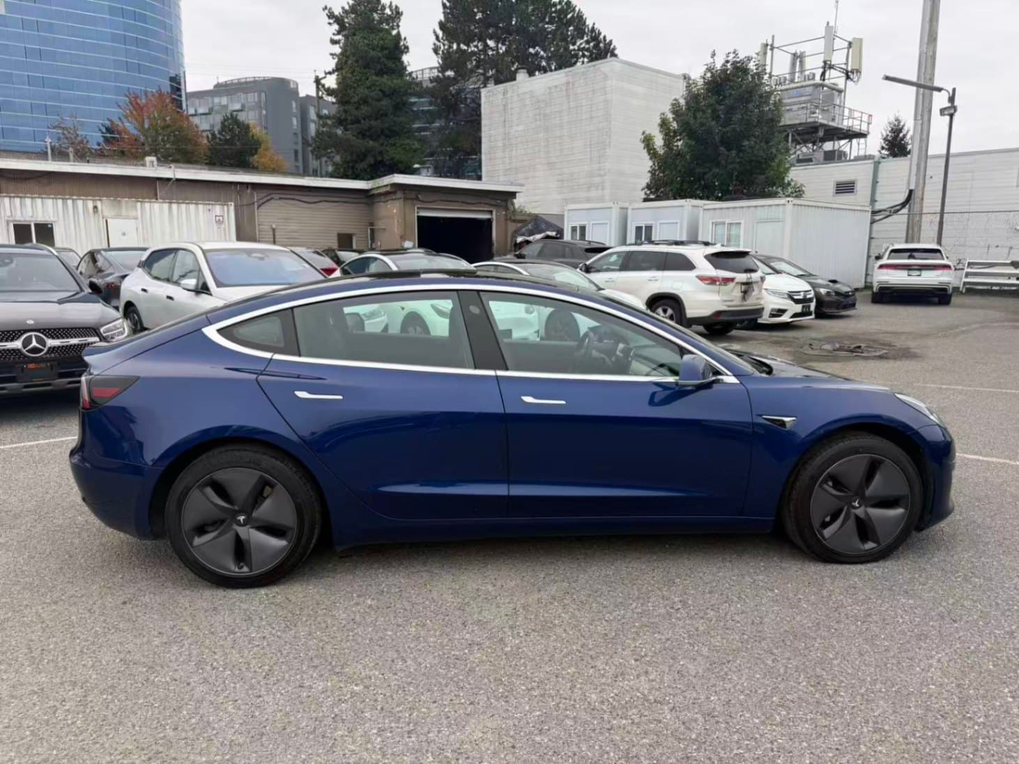 2020 Tesla Model 3 Standard Range Plus RWD thumbnail 7