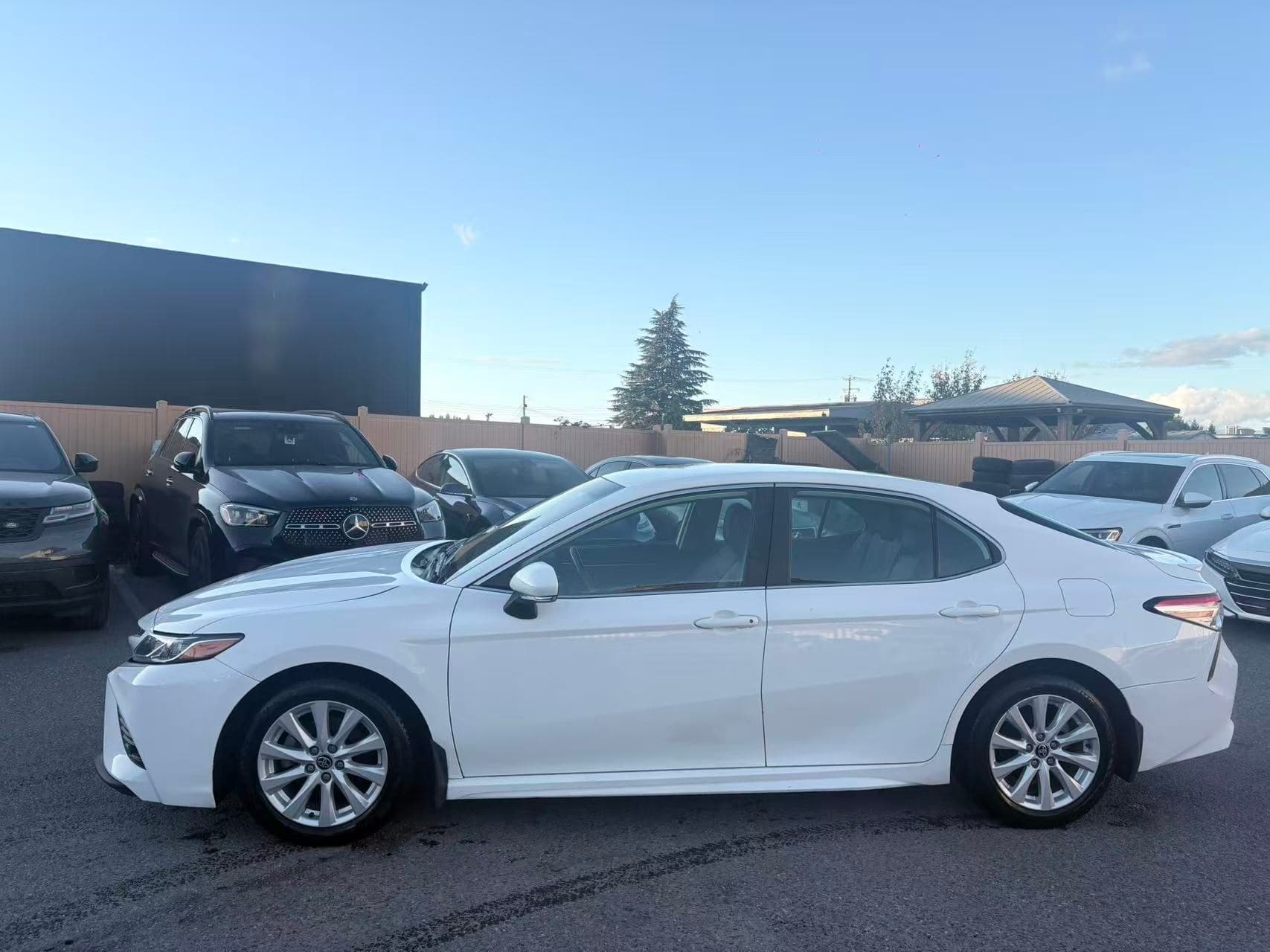 2020 Toyota Camry SE Auto NO ACCIDENTS thumbnail 3
