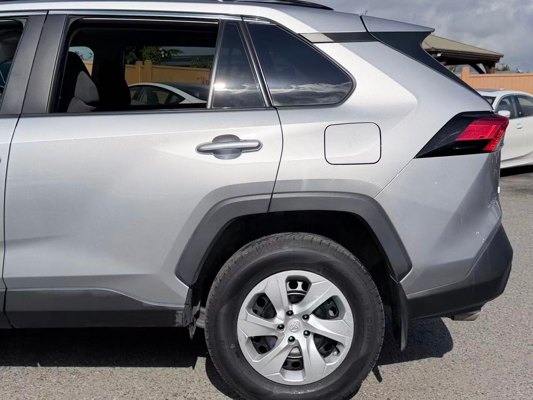 2020 Toyota RAV4 LE/ NO ACCIDENT/ HEATED SEATS thumbnail 31