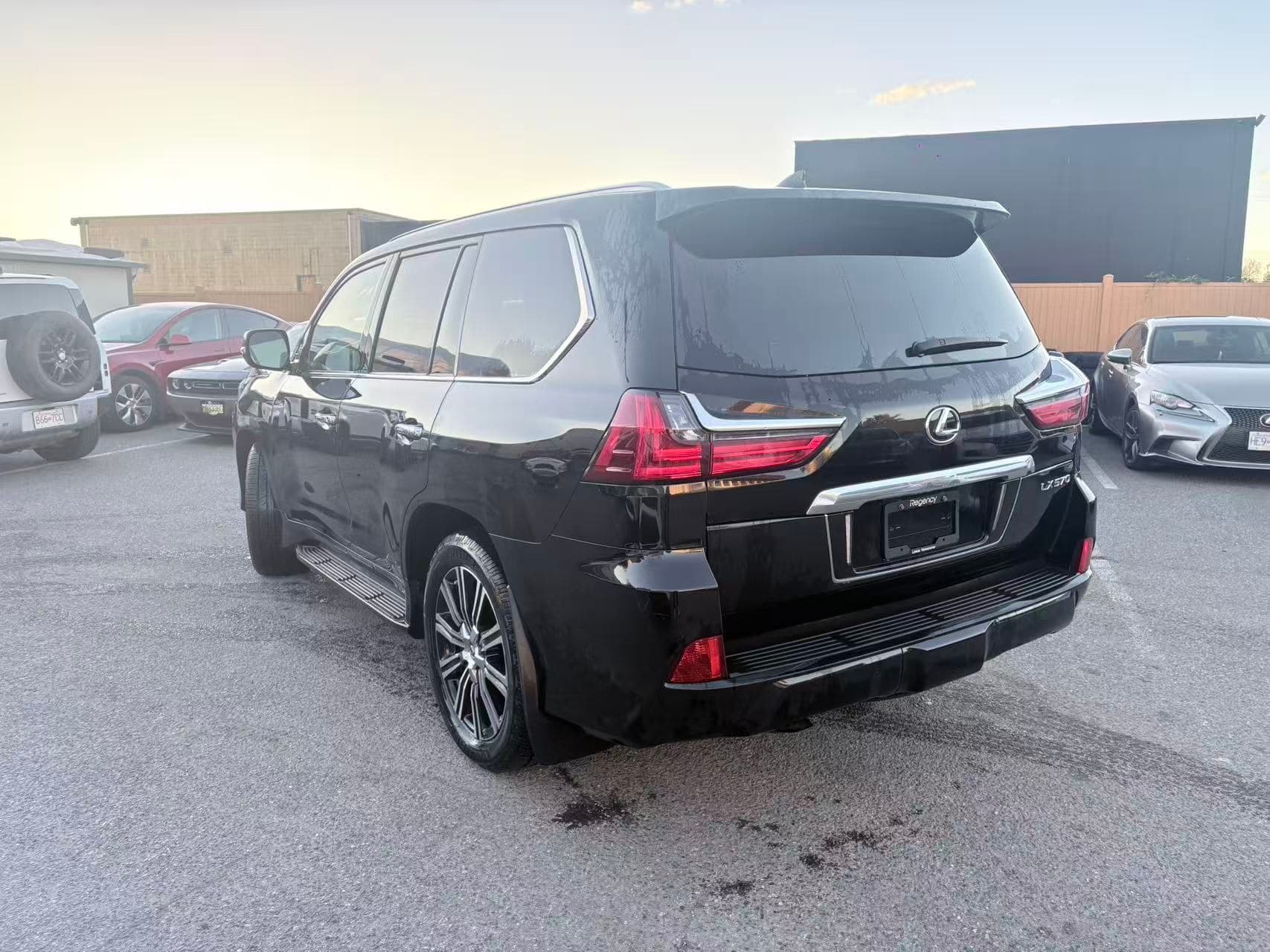 2021 Lexus LX LX 570 AWD Auto NO ACCIDENTS/BC LOCAL thumbnail 4