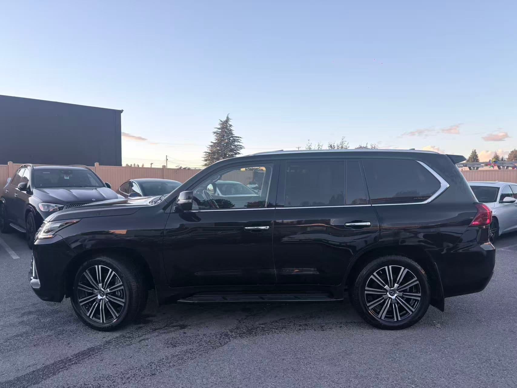 2021 Lexus LX LX 570 AWD Auto NO ACCIDENTS/BC LOCAL thumbnail 3
