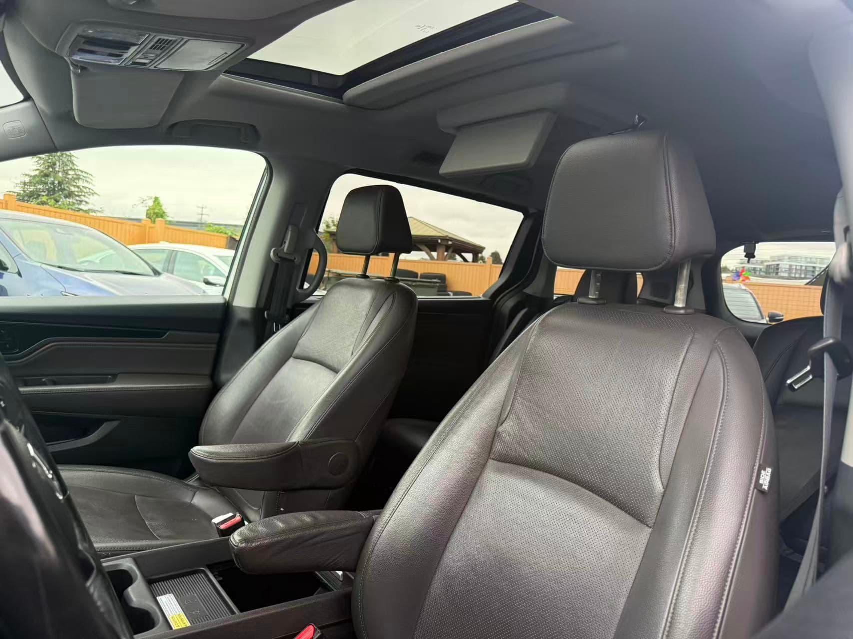2018 Honda Odyssey Touring Auto thumbnail 15