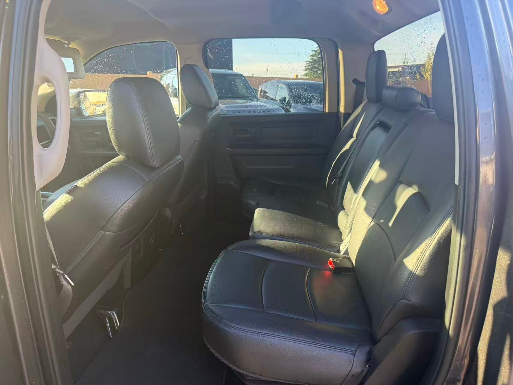 2022 Ram 1500 Classic Express 4x4 Crew Cab 5'7" Box No Accidents/BC Local thumbnail 13