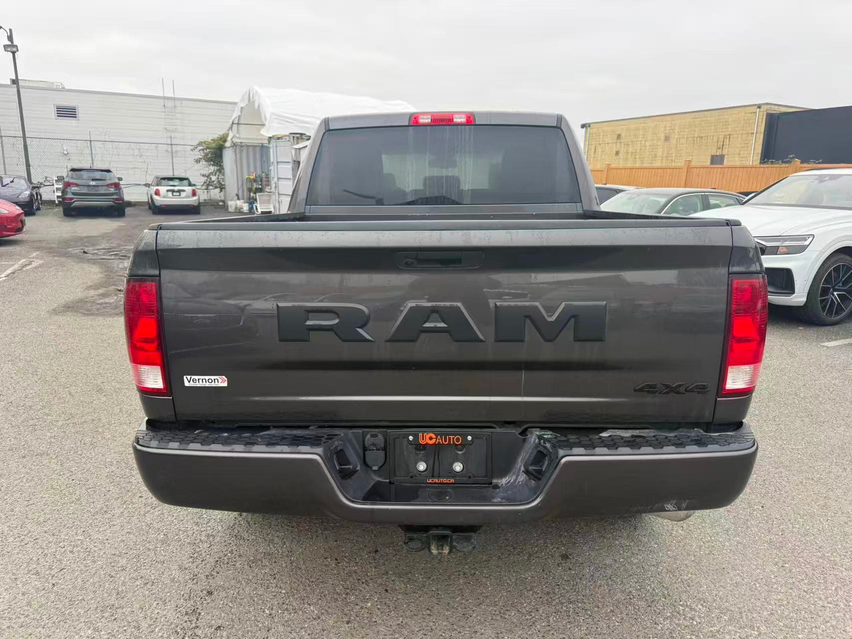 2022 Ram 1500 Classic Express 4x4 Crew Cab 5'7" Box No Accidents/BC Local thumbnail 7