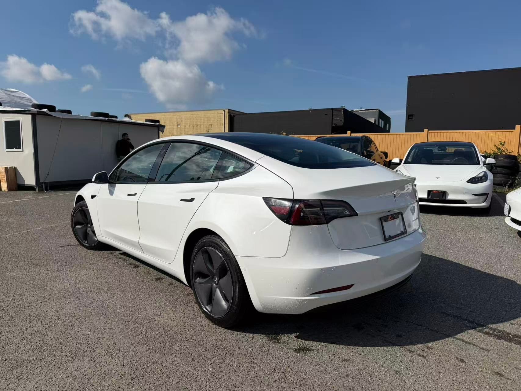 2022 Tesla Model 3 Long Range AWD *Ltd Avail* thumbnail 7