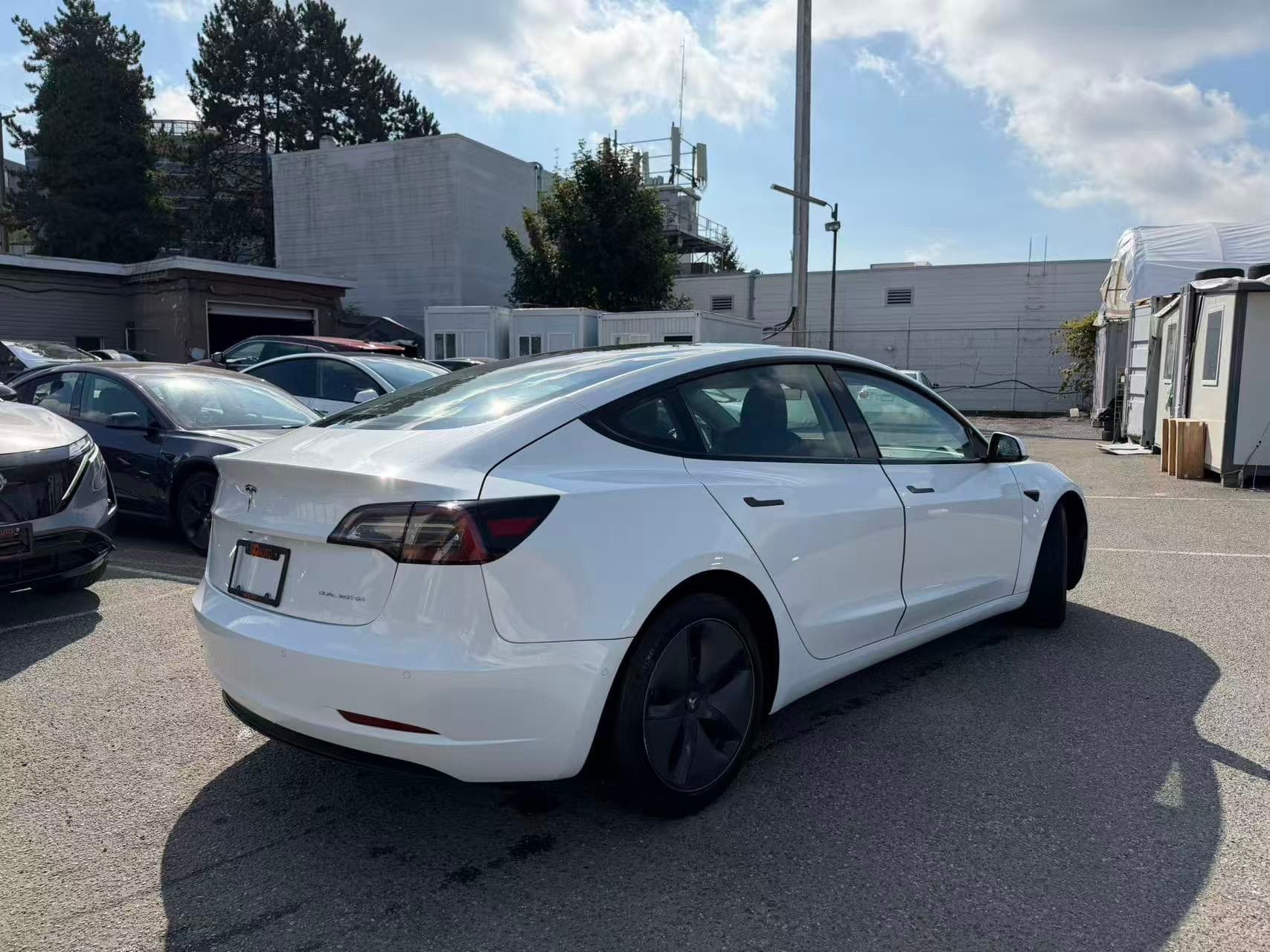 2022 Tesla Model 3 Long Range AWD *Ltd Avail* thumbnail 5